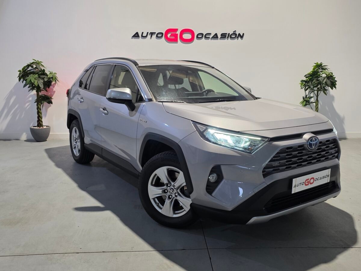 TOYOTA RAV4 220H Business 4WD