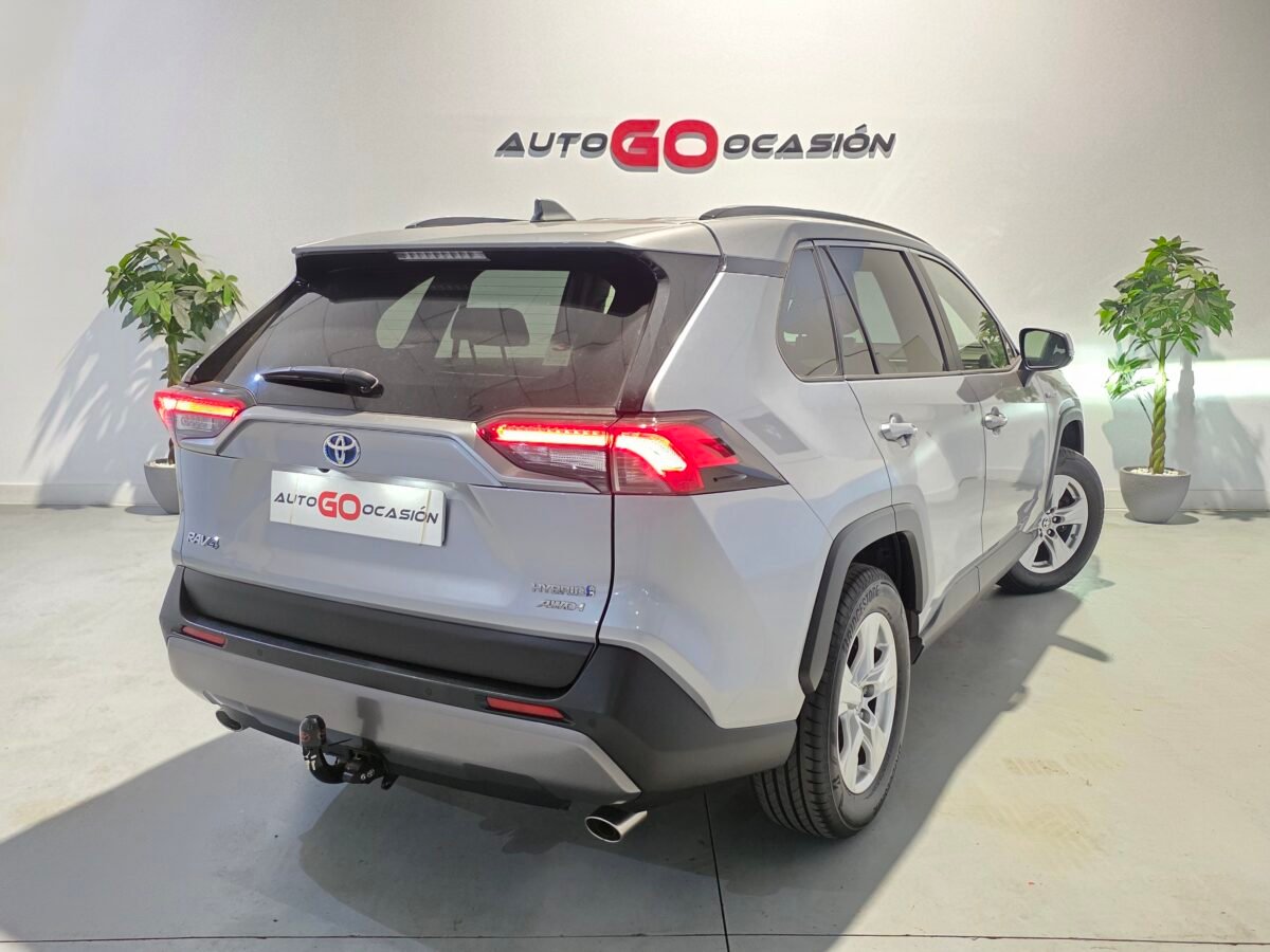 TOYOTA RAV4 220H Business 4WD