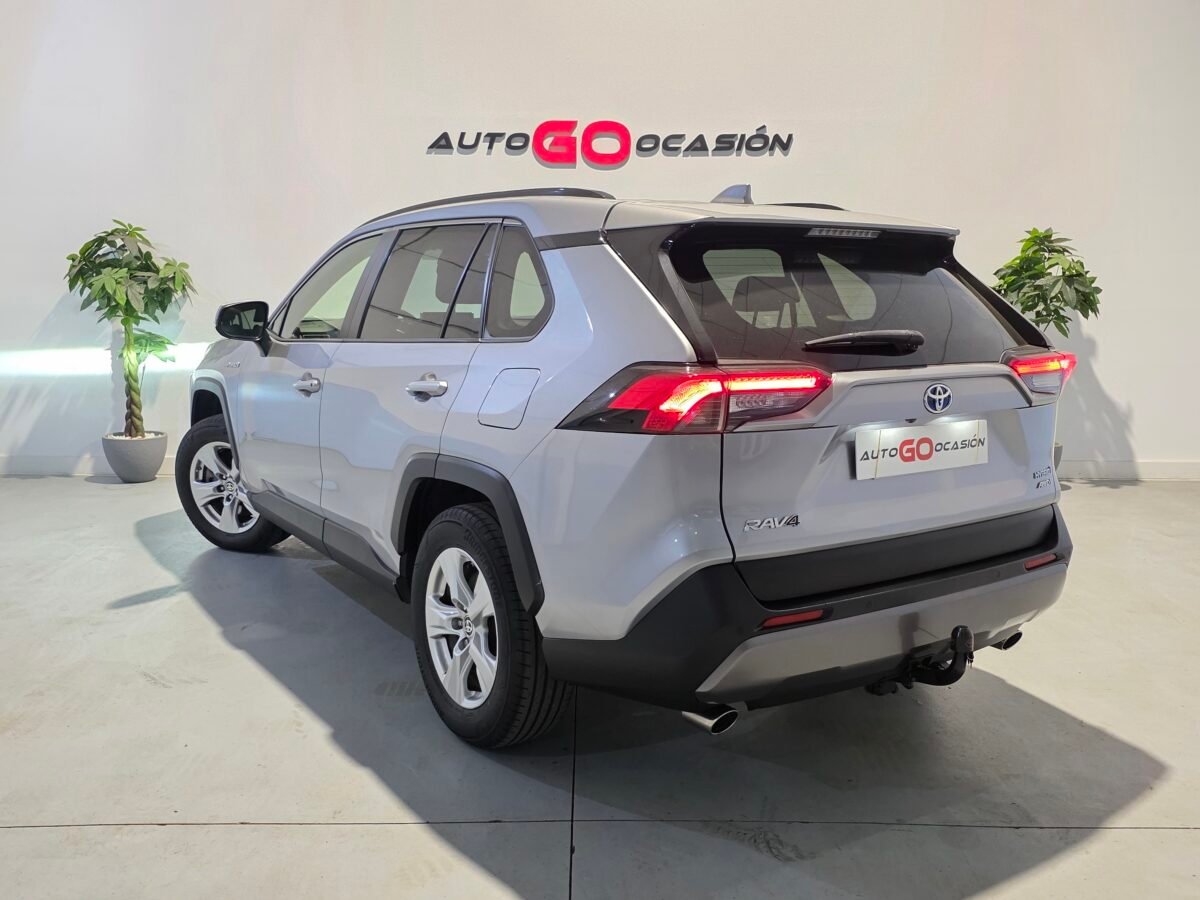 TOYOTA RAV4 220H Business 4WD