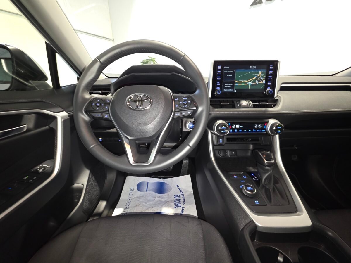 TOYOTA RAV4 220H Business 4WD