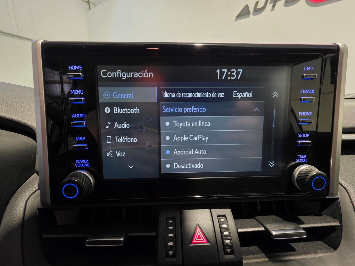 TOYOTA RAV4 220H Business 4WD