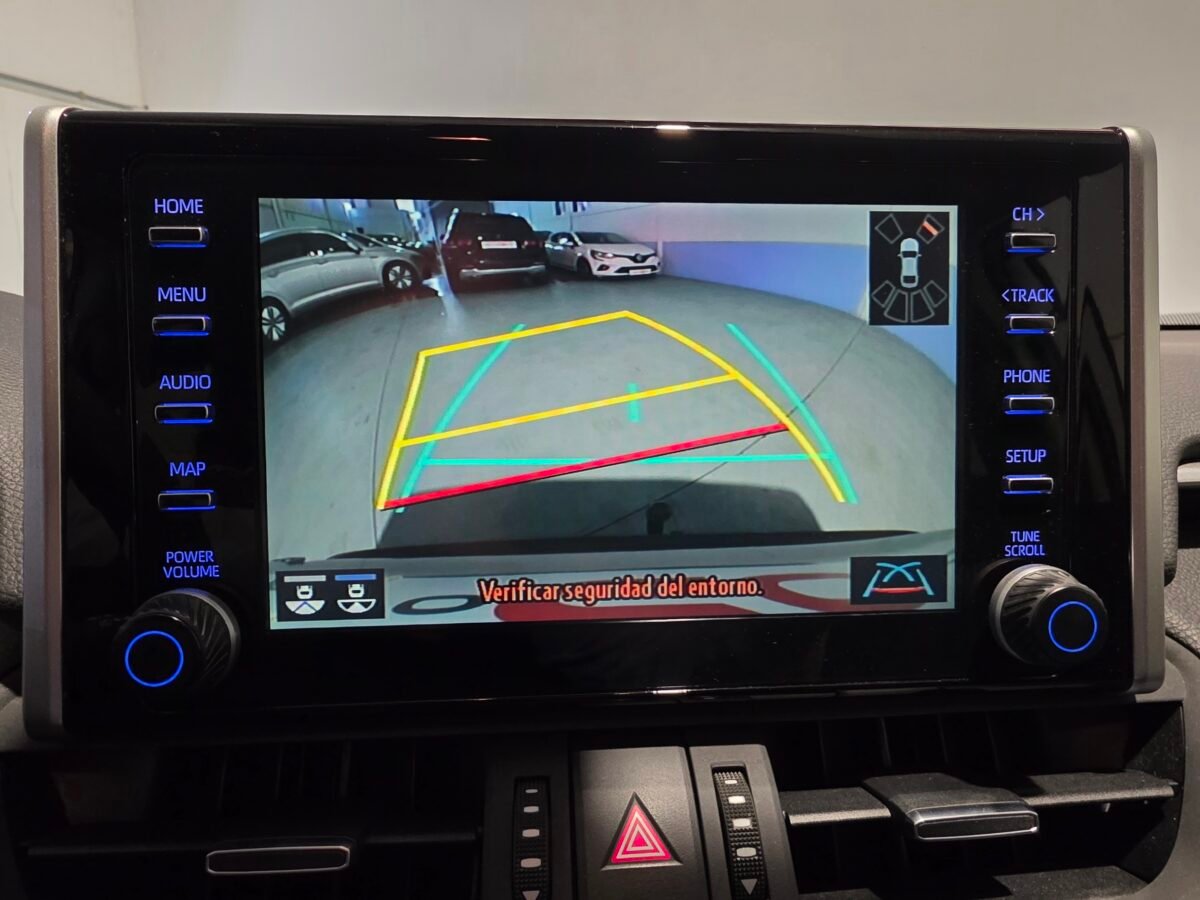 TOYOTA RAV4 220H Business 4WD