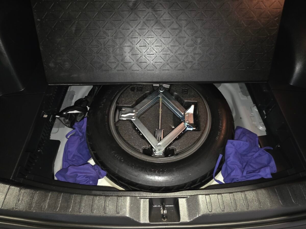 TOYOTA RAV4 220H Business 4WD