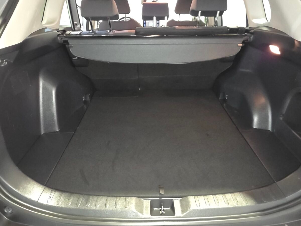 TOYOTA RAV4 220H Business 4WD