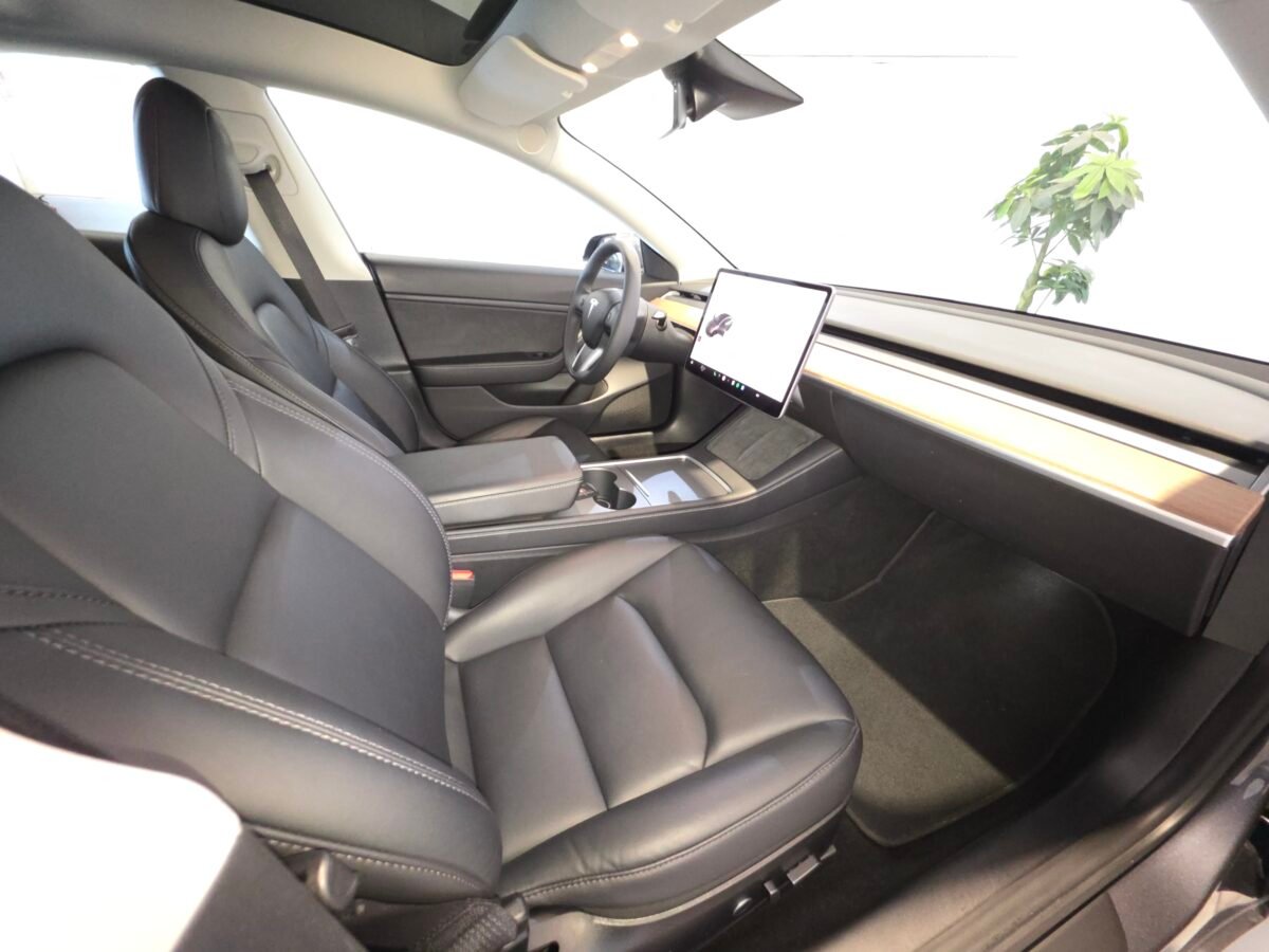 TESLA MODEL 3 LONG RANGE DUAL MOTOR