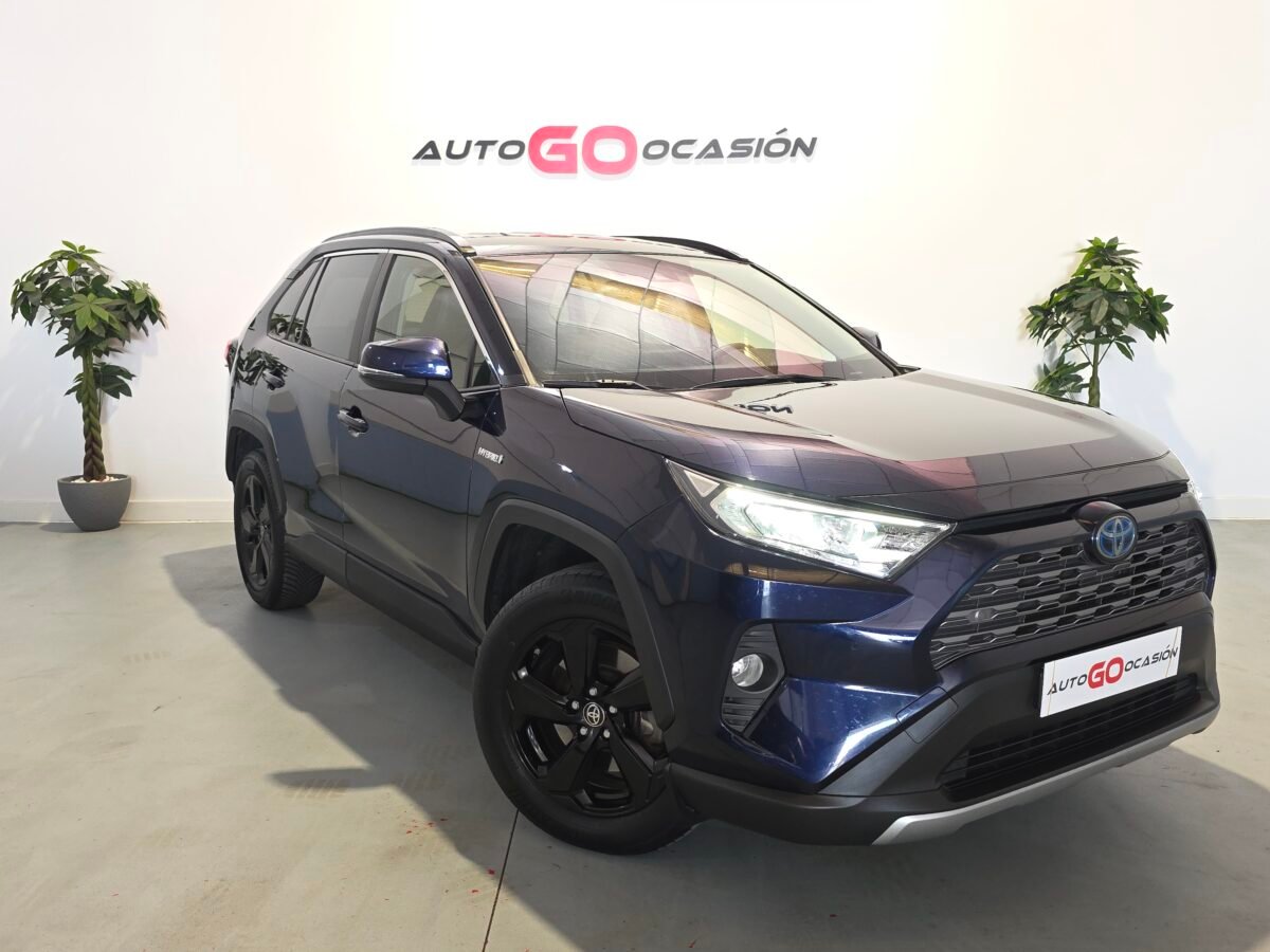 TOYOTA RAV4 2.5l 220H Advance