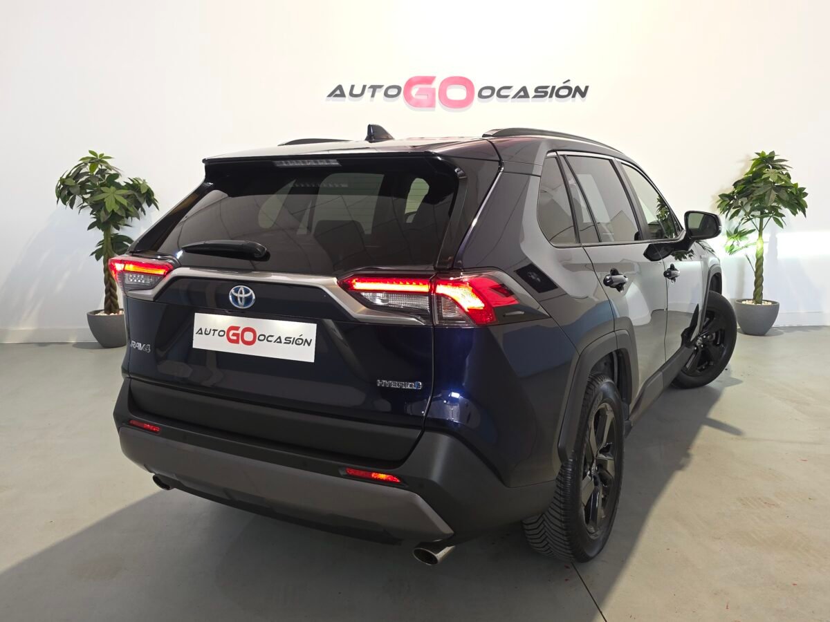 TOYOTA RAV4 2.5l 220H Advance