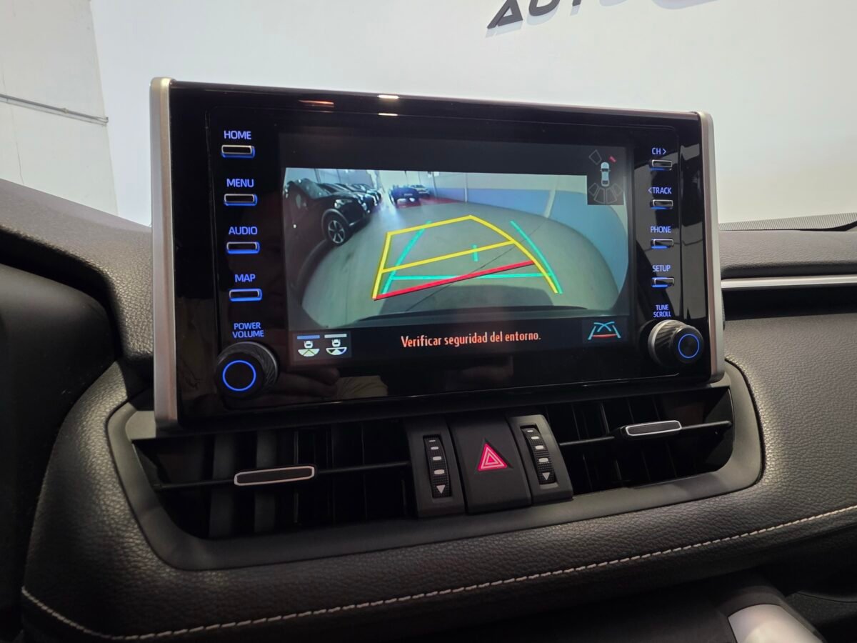 TOYOTA RAV4 2.5l 220H Advance