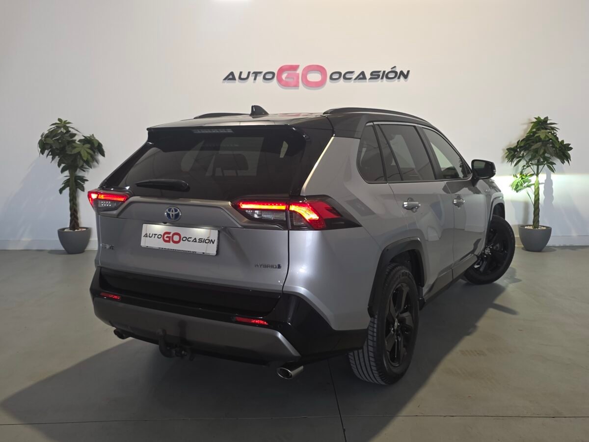 TOYOTA RAV4 https://www.youtube.com/watch?v=pa2ninKCeTU