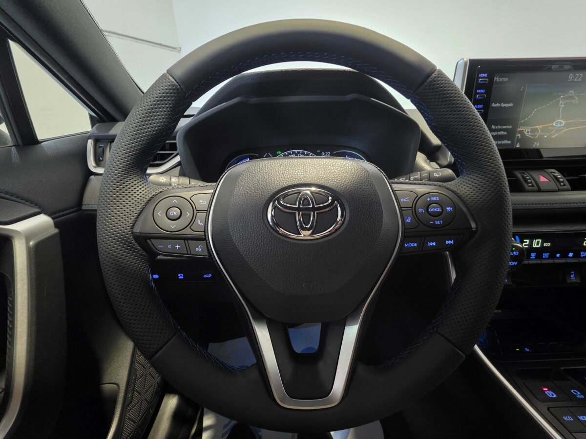 TOYOTA RAV4 https://www.youtube.com/watch?v=pa2ninKCeTU