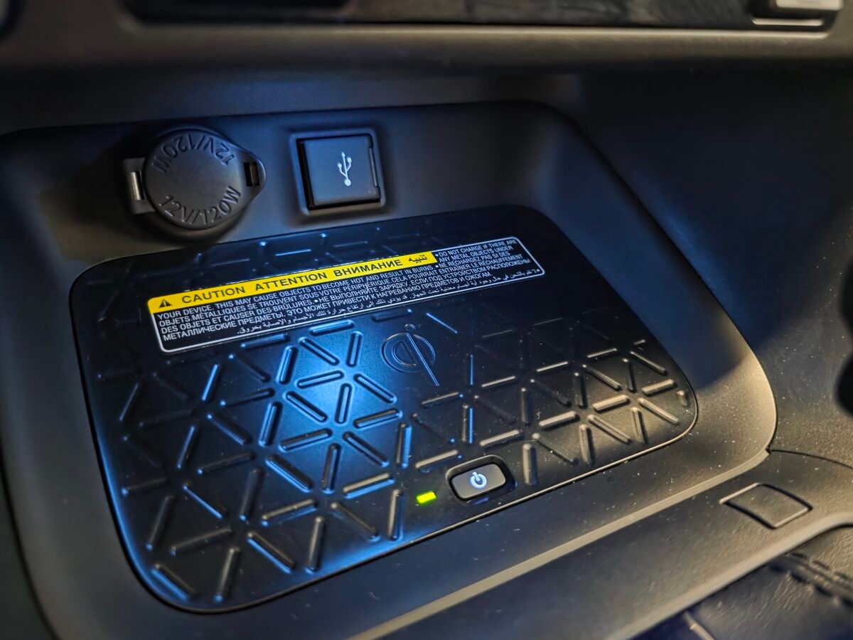 TOYOTA RAV4 https://www.youtube.com/watch?v=pa2ninKCeTU