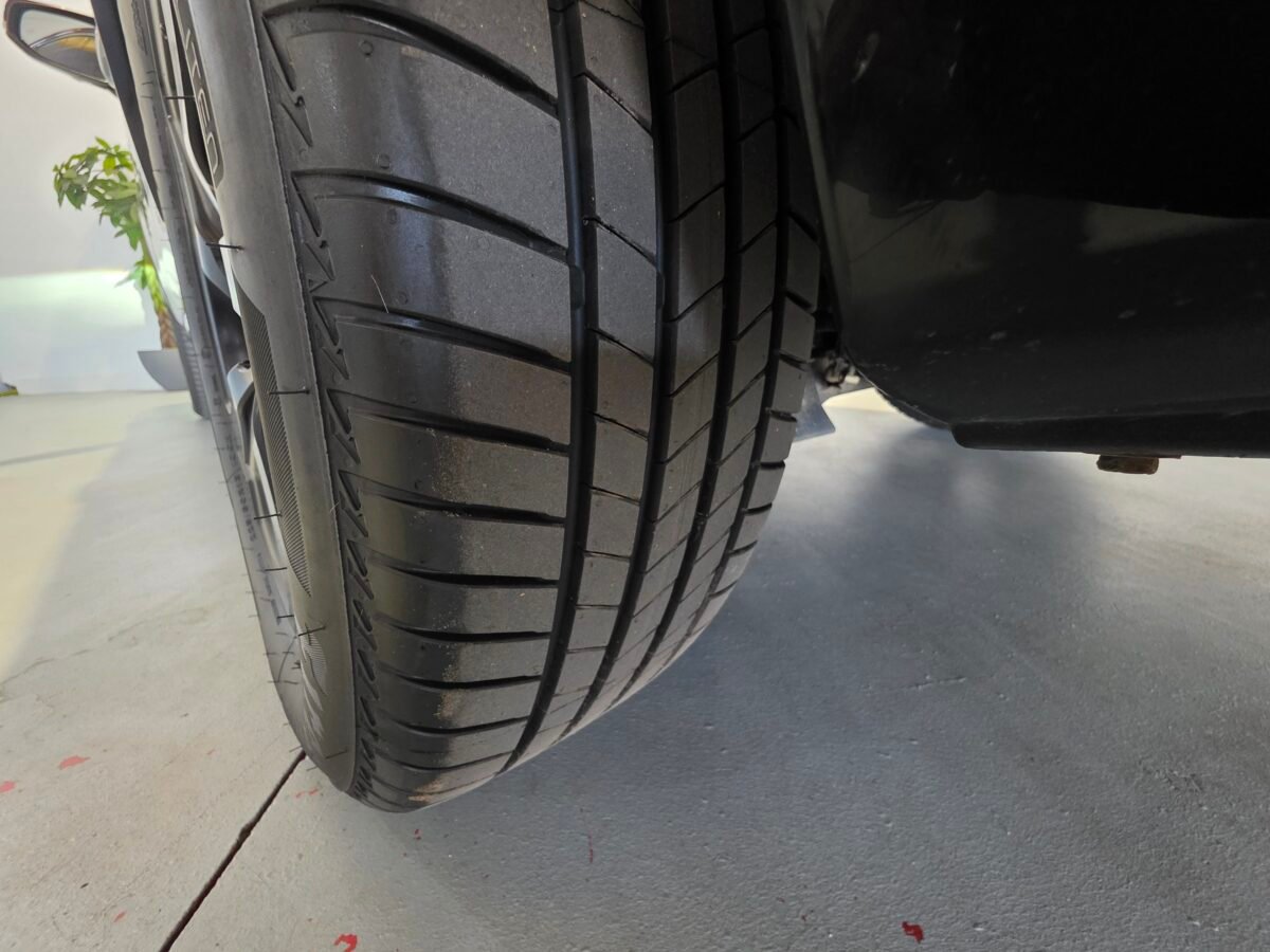 TOYOTA RAV4 https://www.youtube.com/watch?v=pa2ninKCeTU