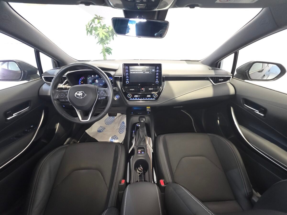 TOYOTA Corolla 1.8 125H STYLE ECVT