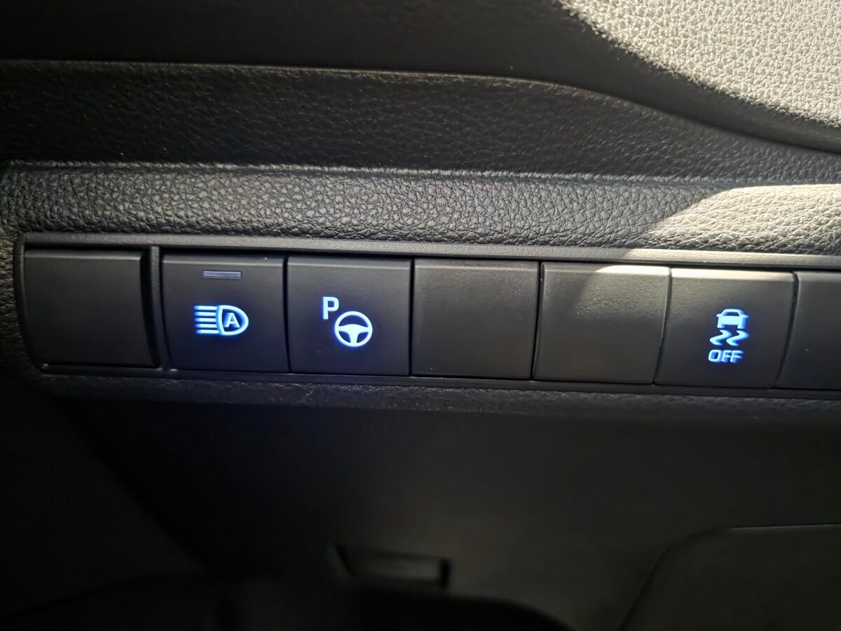 TOYOTA Corolla 1.8 125H STYLE ECVT