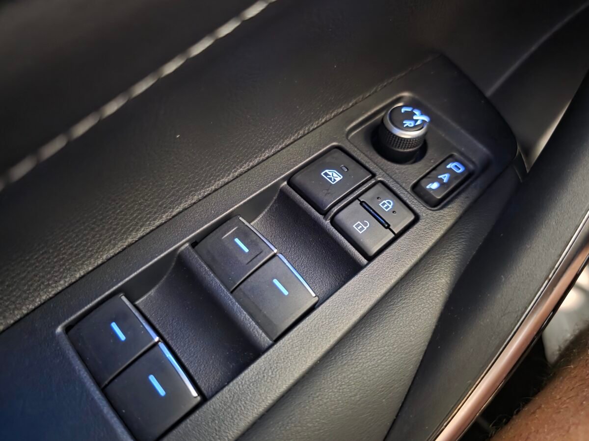 TOYOTA Corolla 1.8 125H STYLE ECVT