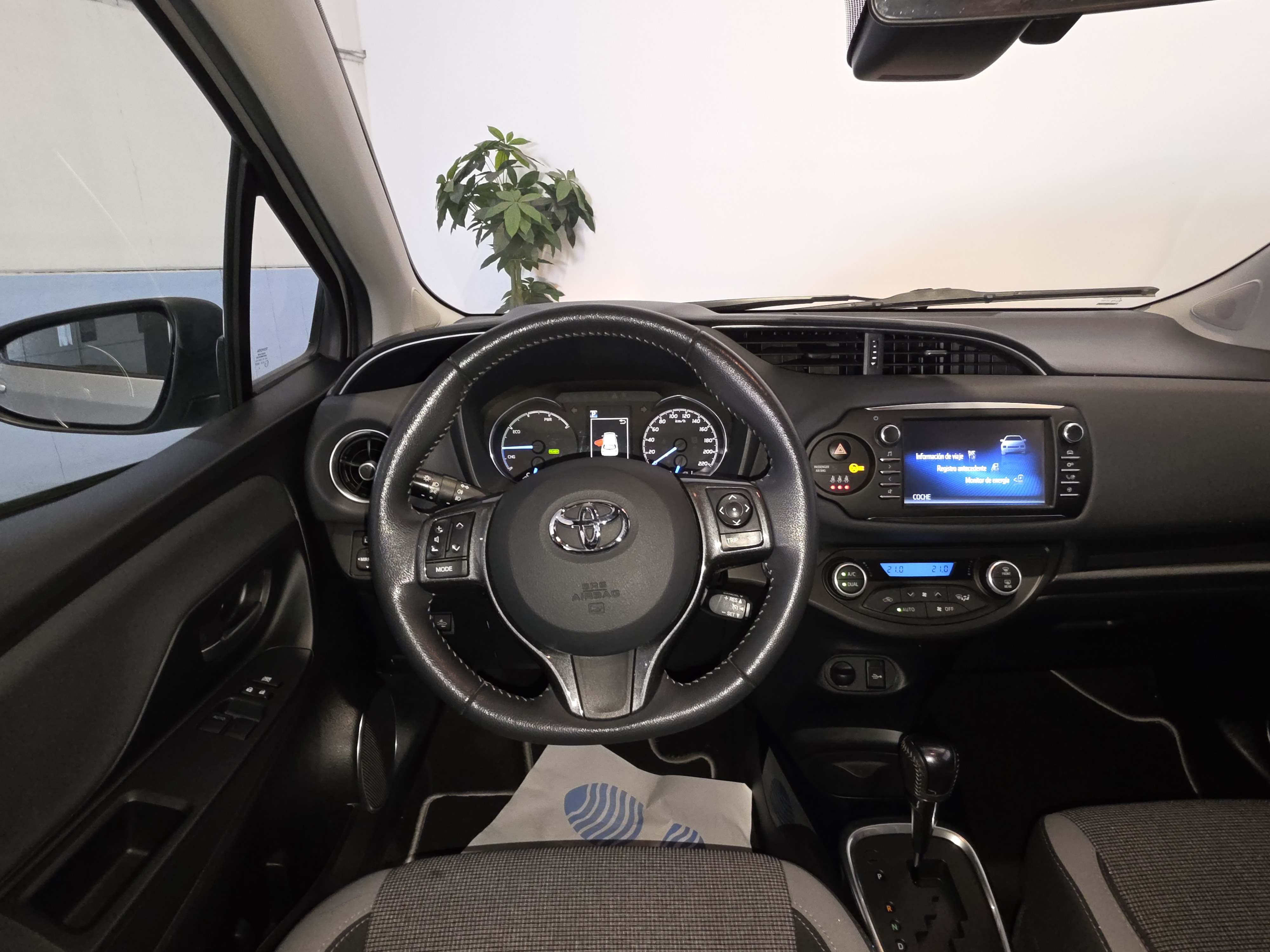 TOYOTA YARIS  1.5 100H Feel 20 Aniversario