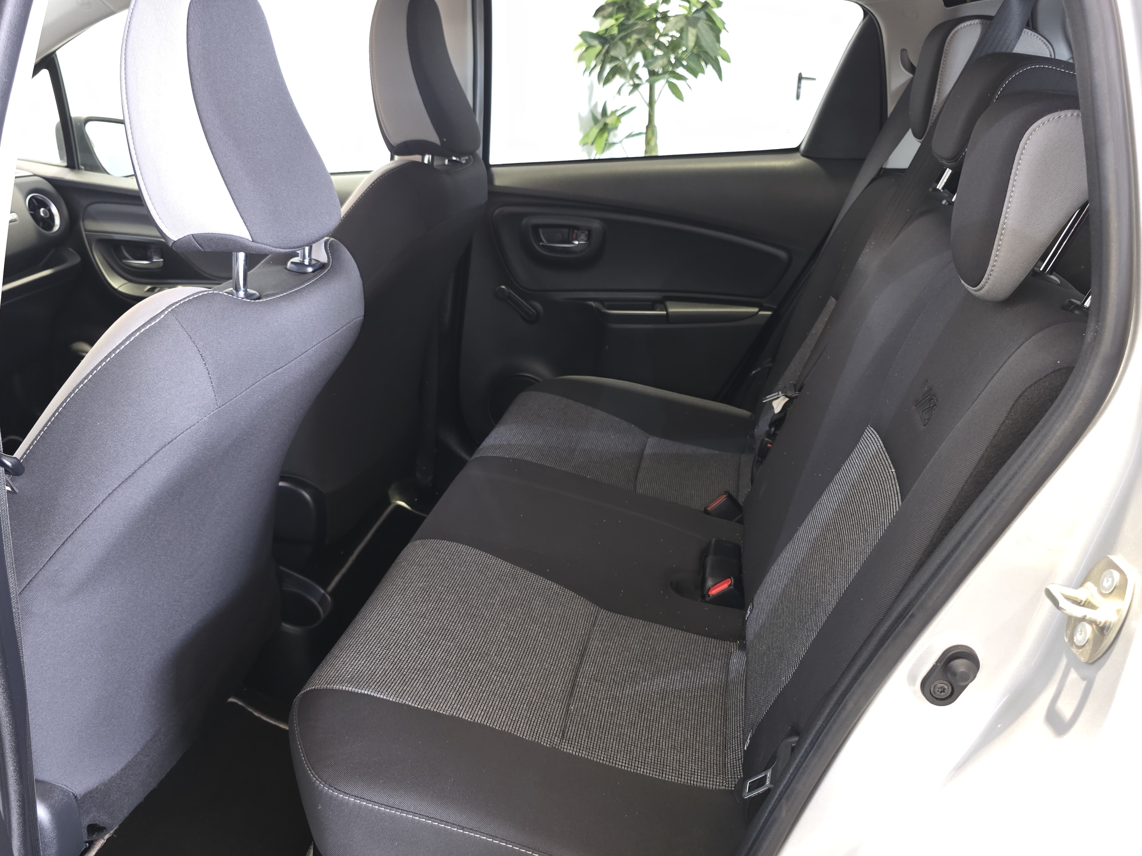 TOYOTA YARIS  1.5 100H Feel 20 Aniversario