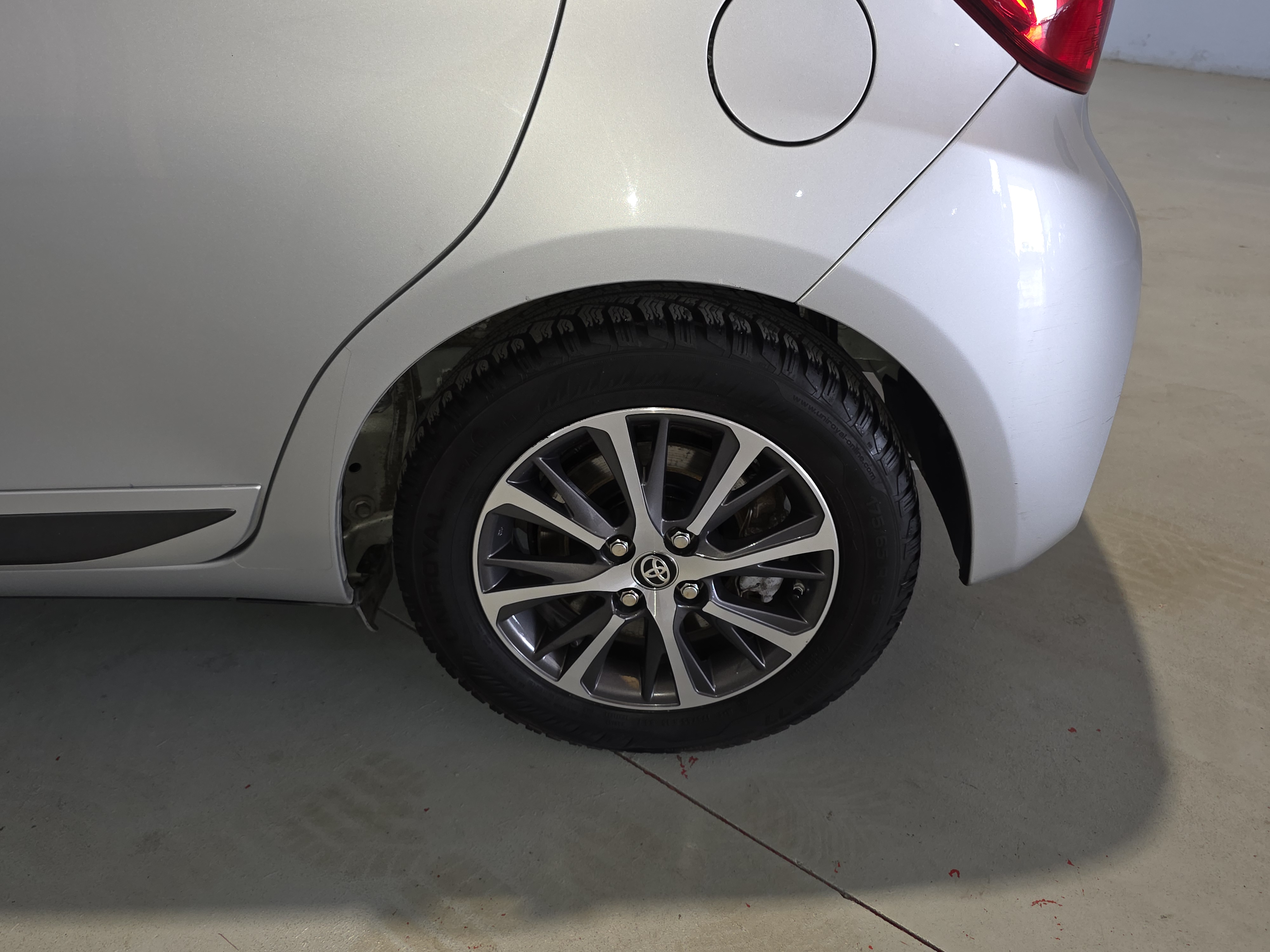 TOYOTA YARIS  1.5 100H Feel 20 Aniversario
