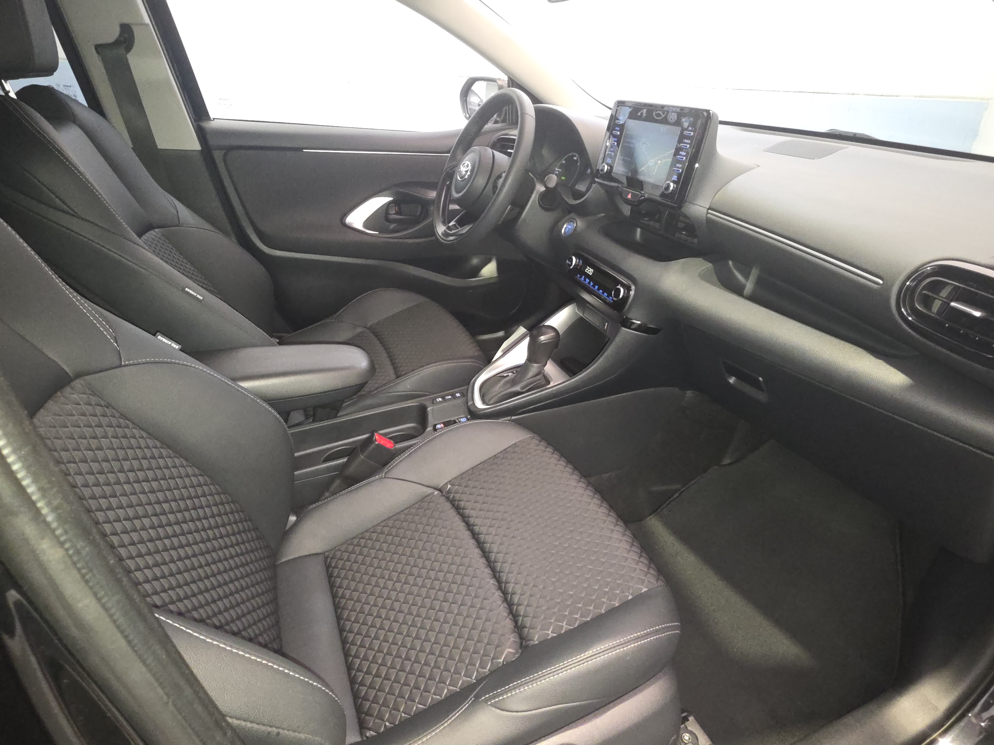 TOYOTA YARIS 1.5 120H Active Tech