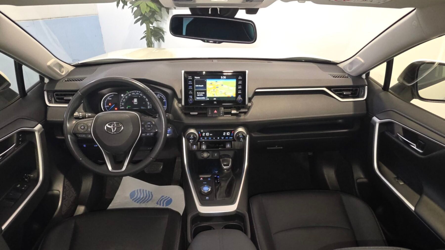 TOYOTA RAV4 2.5l LUXURY 4WD 220H 