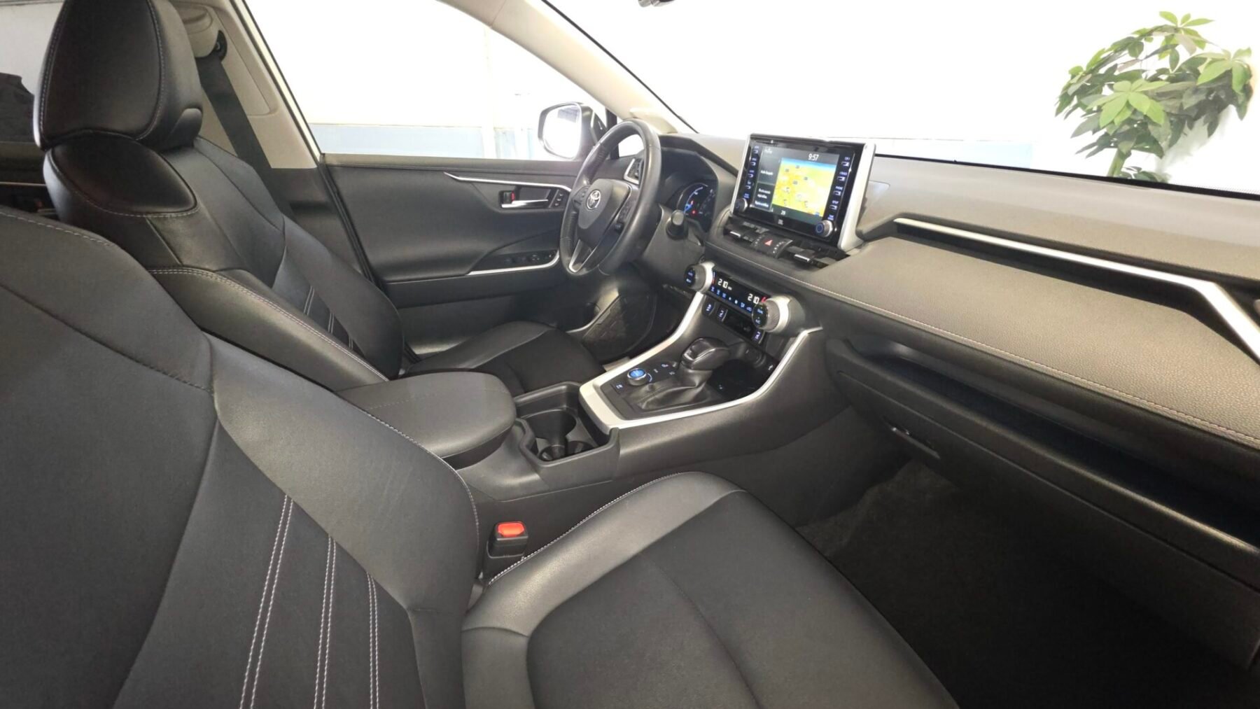 TOYOTA RAV4 2.5l LUXURY 4WD 220H 