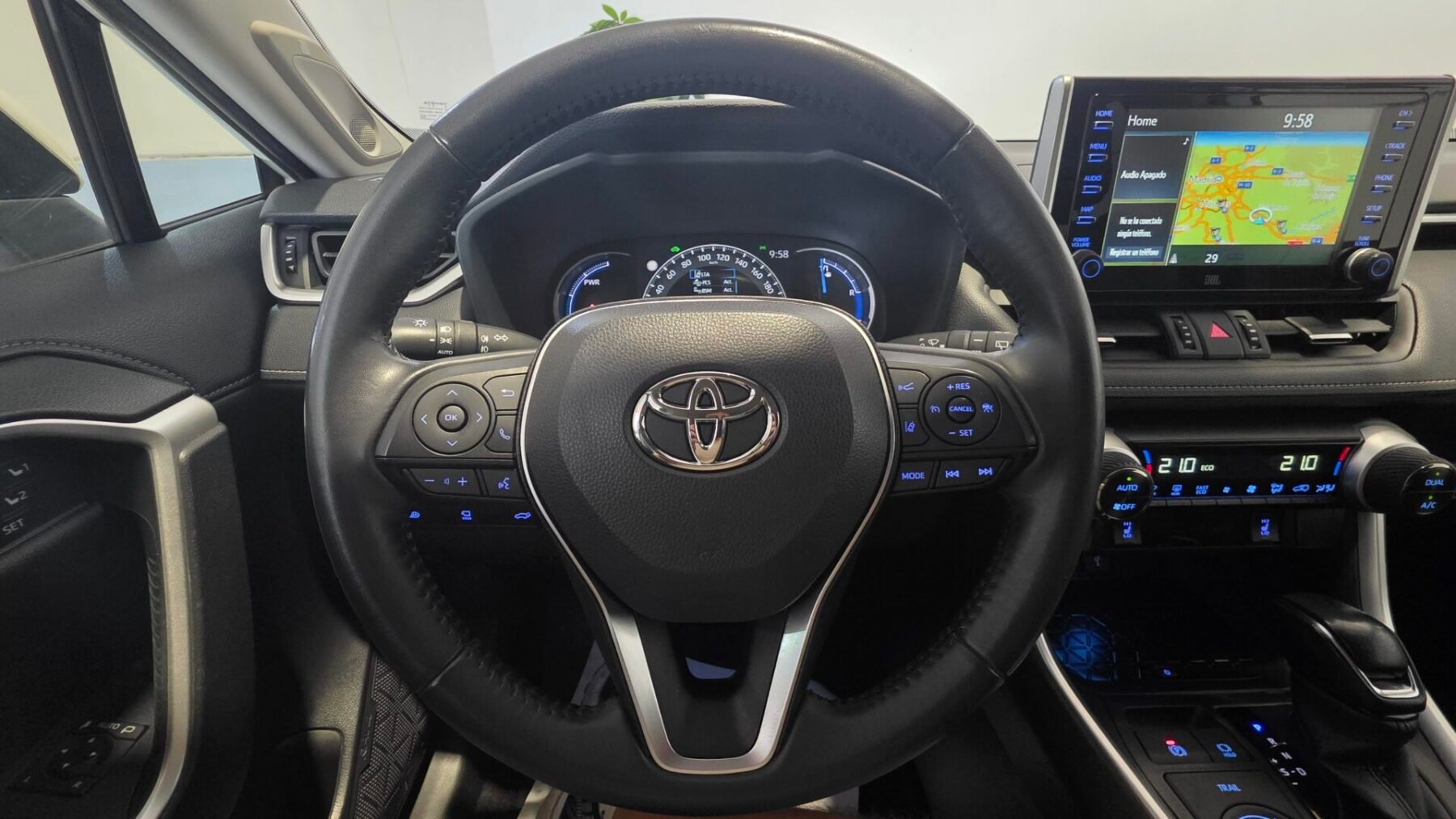 TOYOTA RAV4 2.5l LUXURY 4WD 220H 