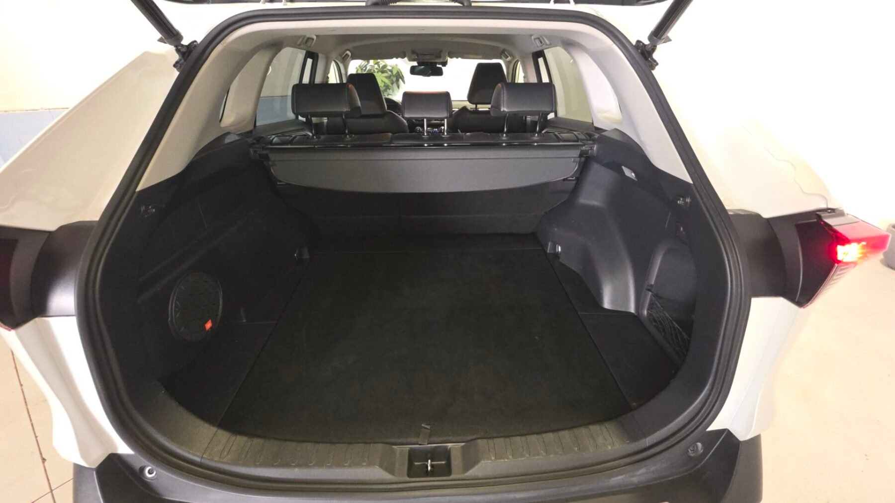 TOYOTA RAV4 2.5l LUXURY 4WD 220H 