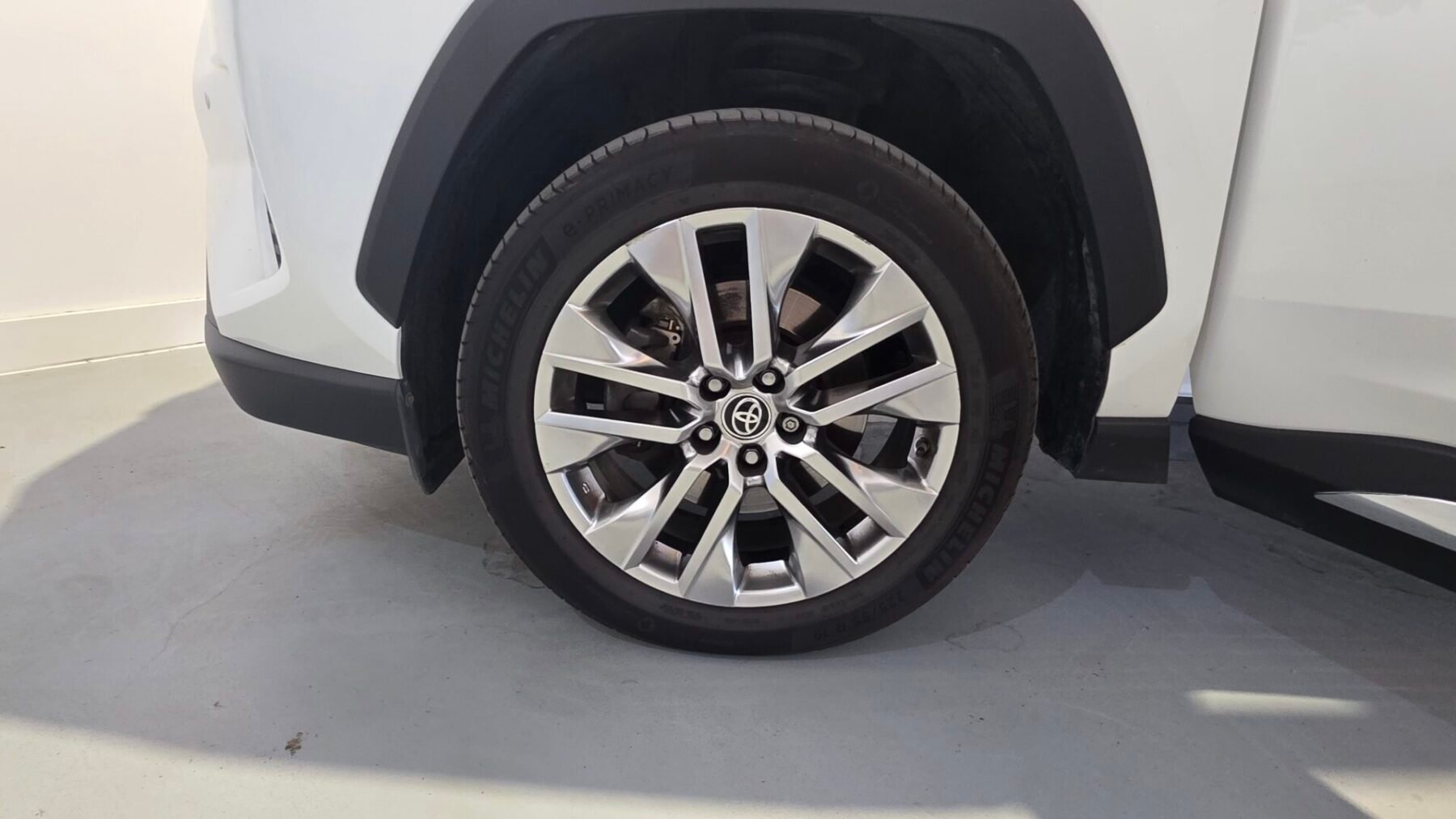 TOYOTA RAV4 2.5l LUXURY 4WD 220H 