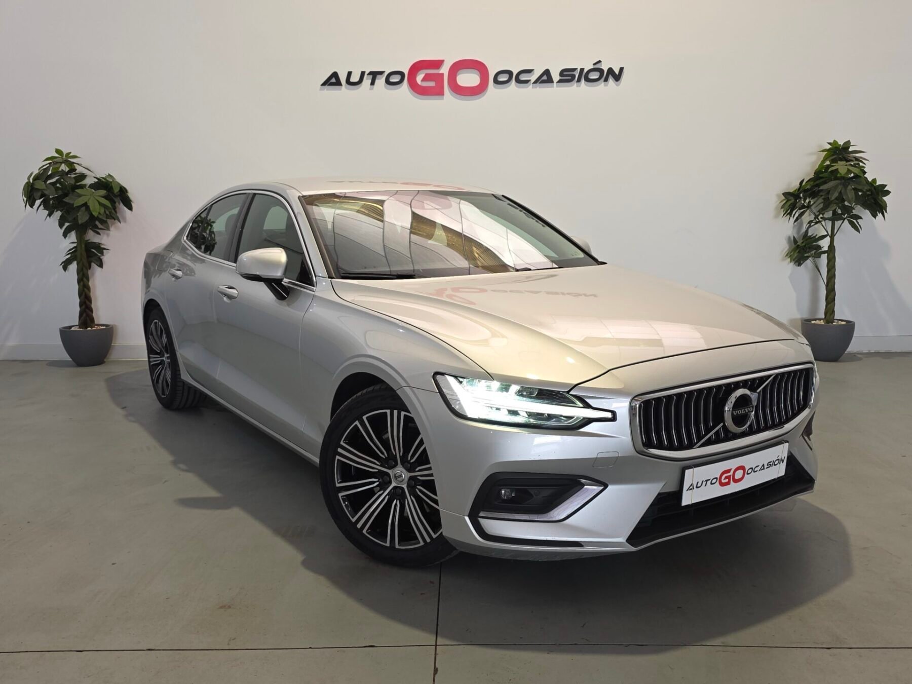 VOLVO B4G FWD Inscription