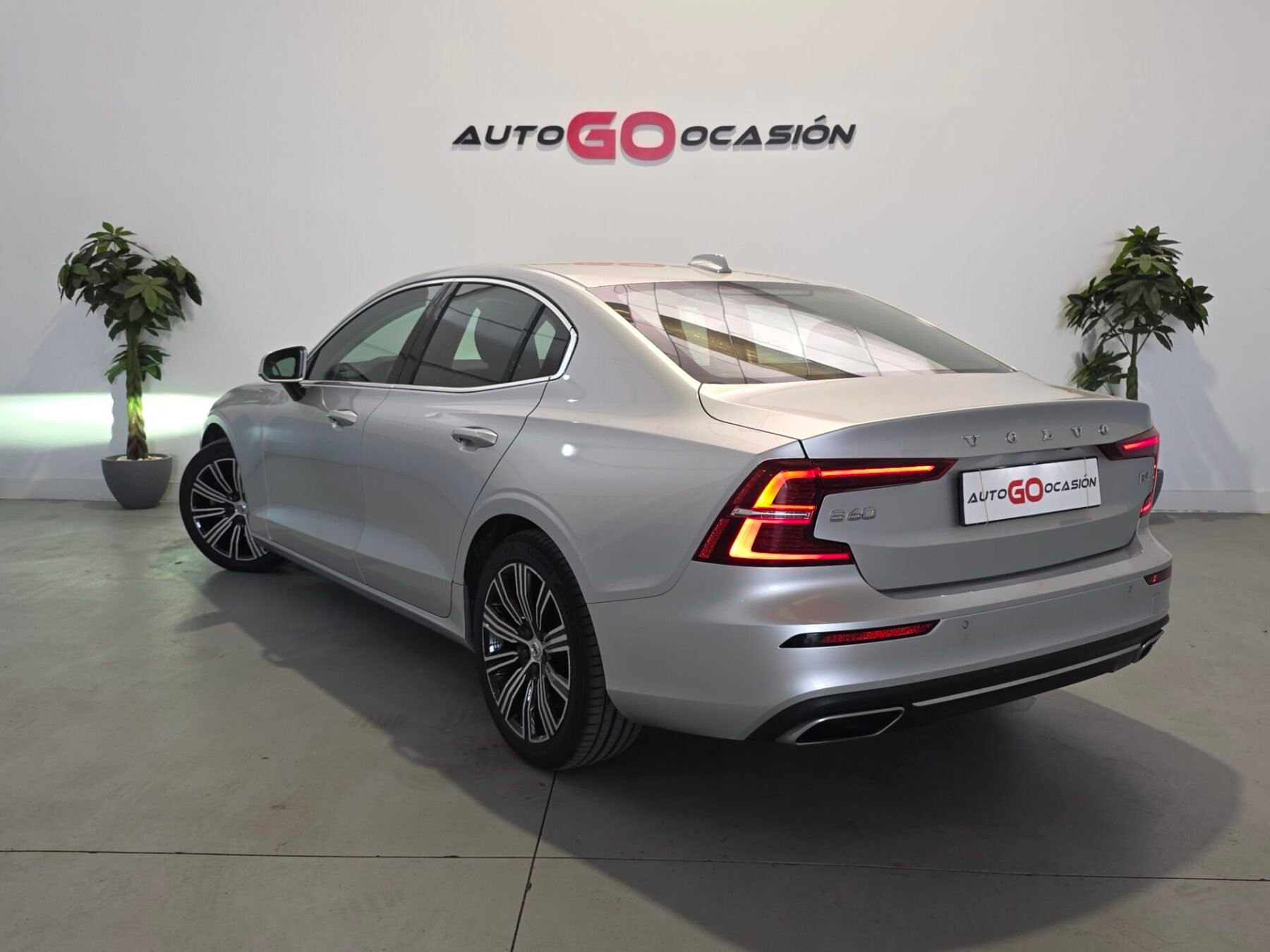 VOLVO B4G FWD Inscription