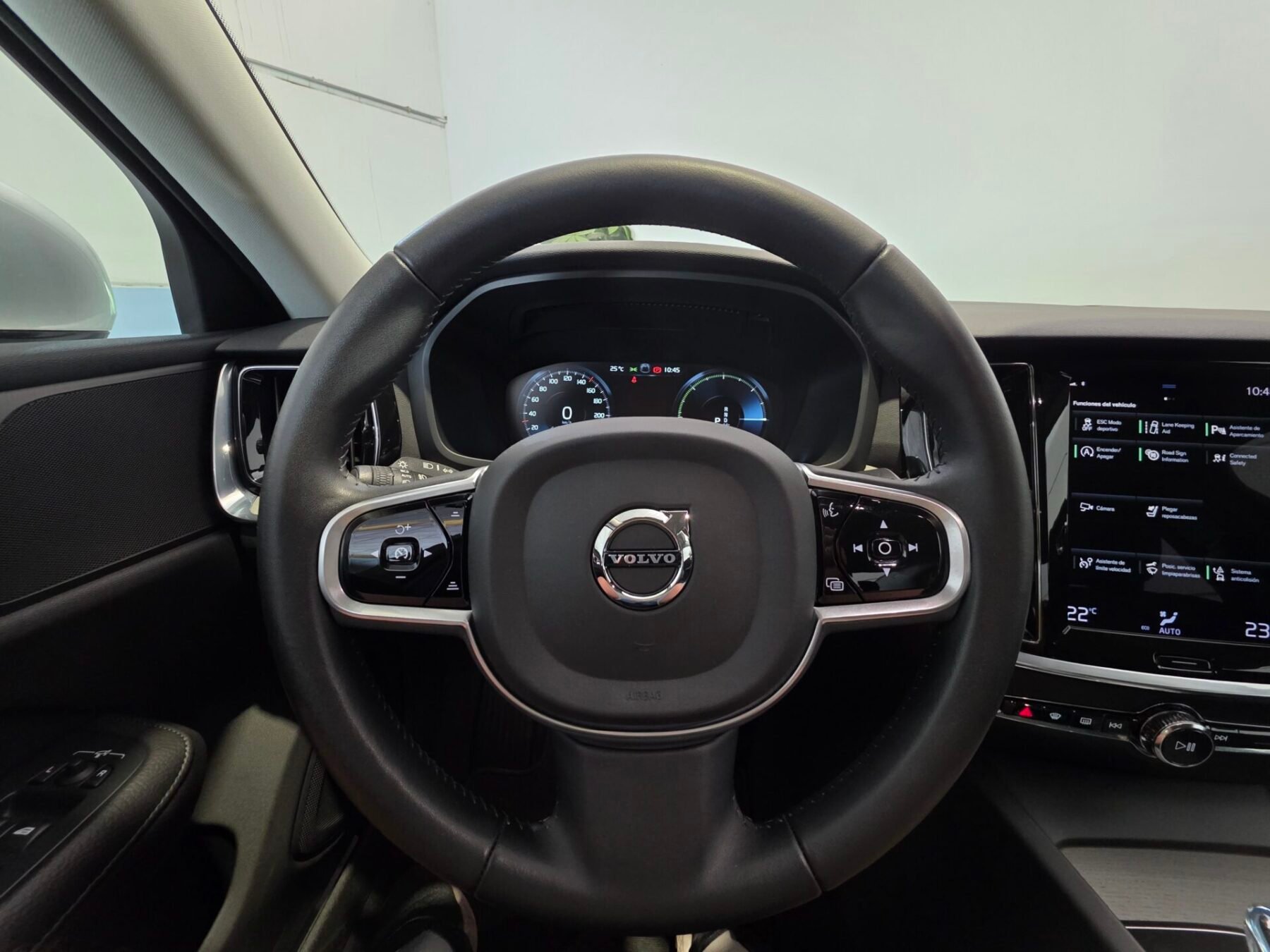 VOLVO B4G FWD Inscription