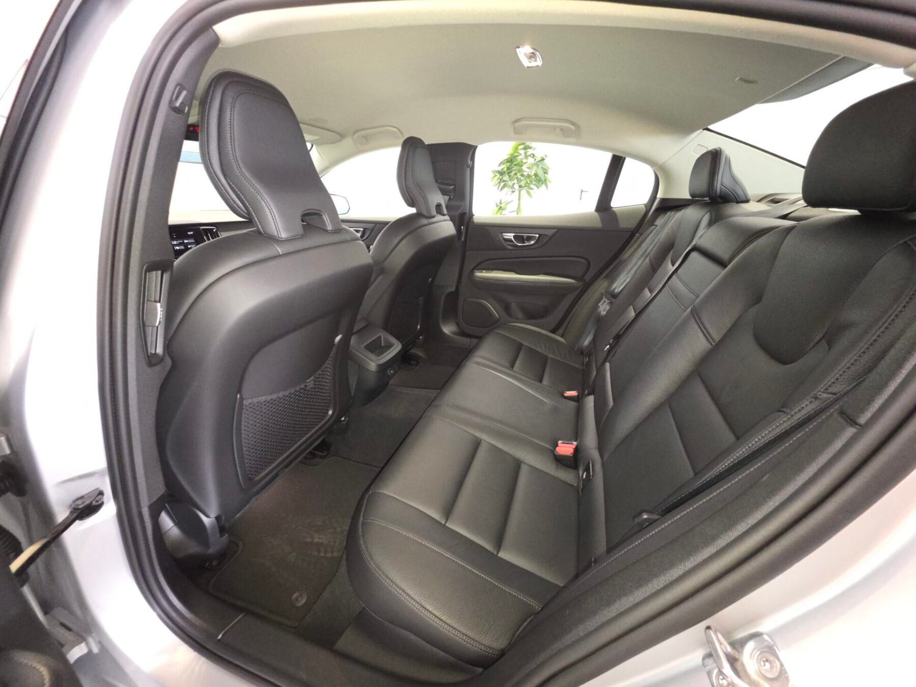 VOLVO B4G FWD Inscription