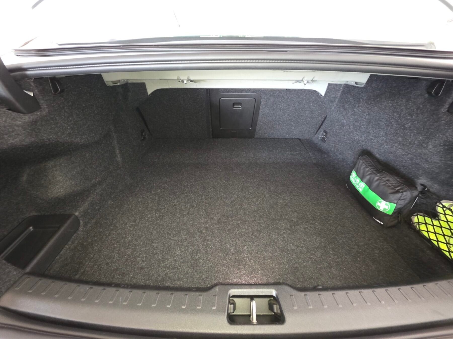 VOLVO B4G FWD Inscription