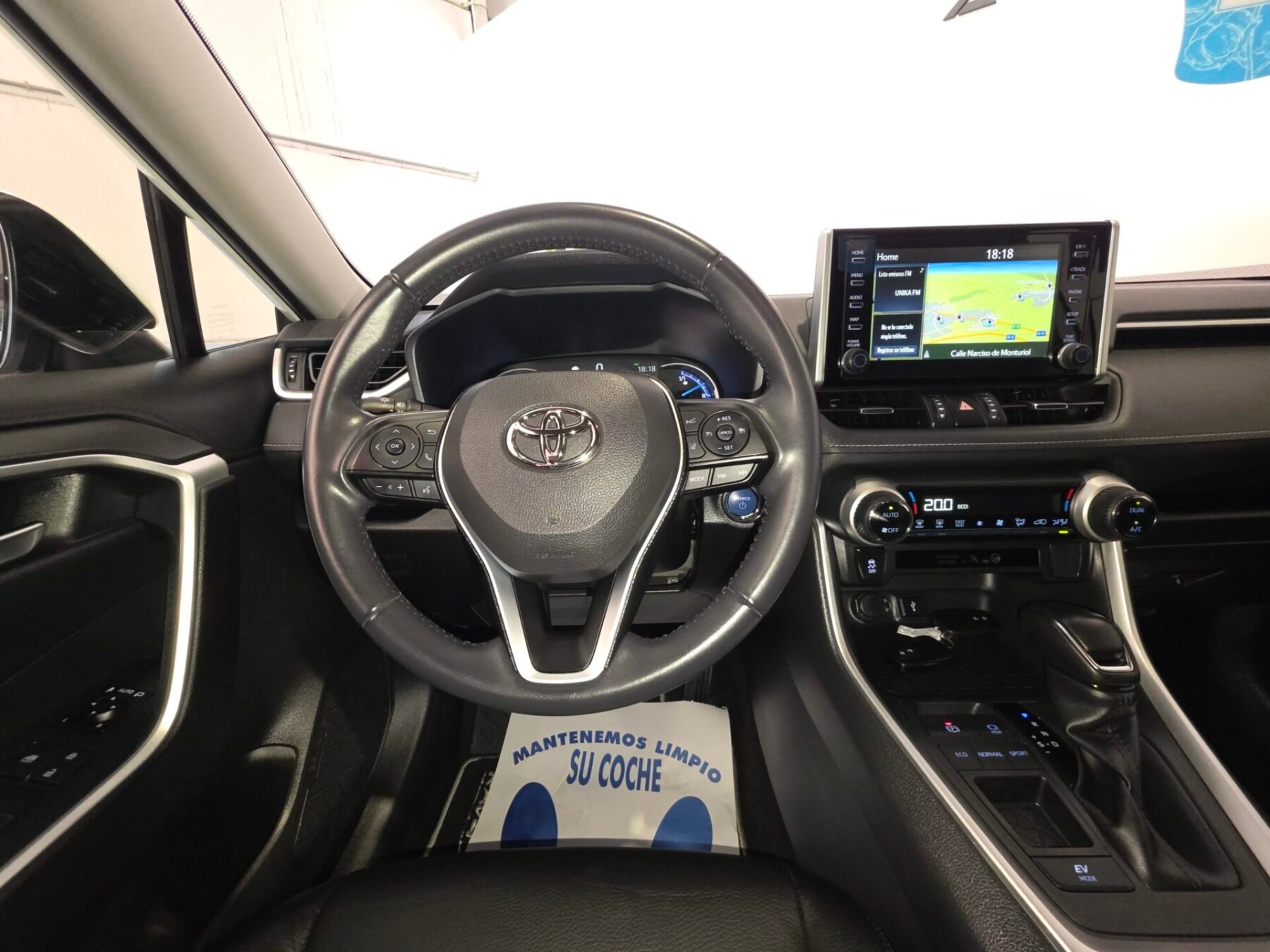 TOYOTA RAV4 2.5l 220H Business