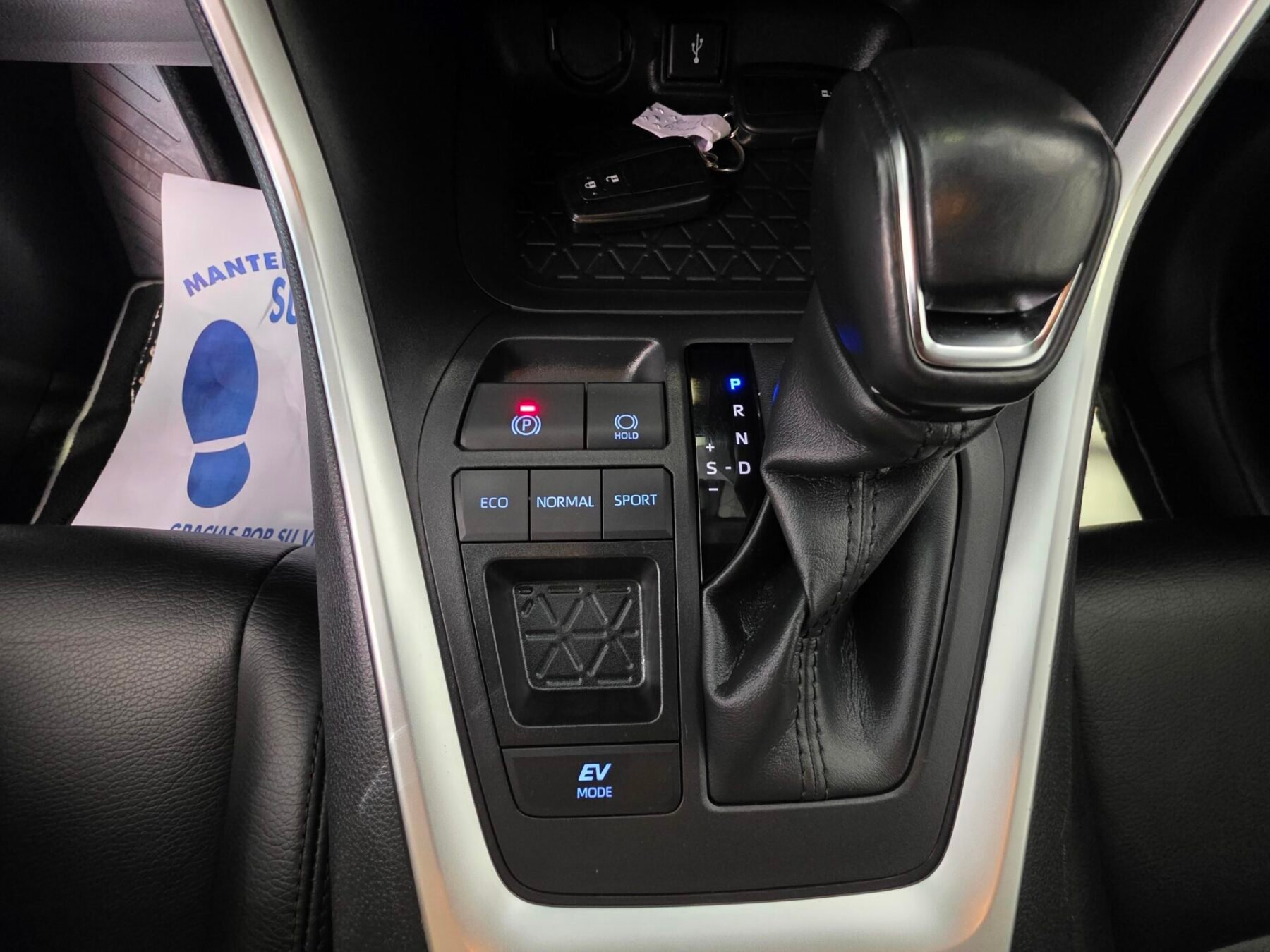 TOYOTA RAV4 2.5l 220H Business