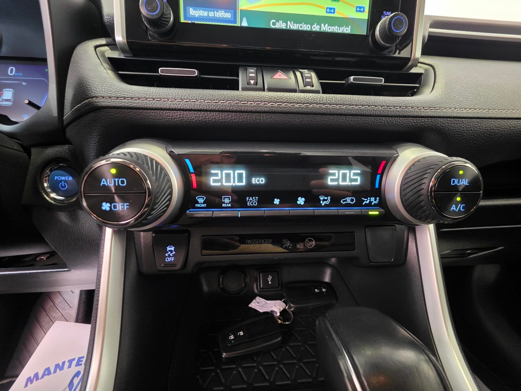 TOYOTA RAV4 2.5l 220H Business