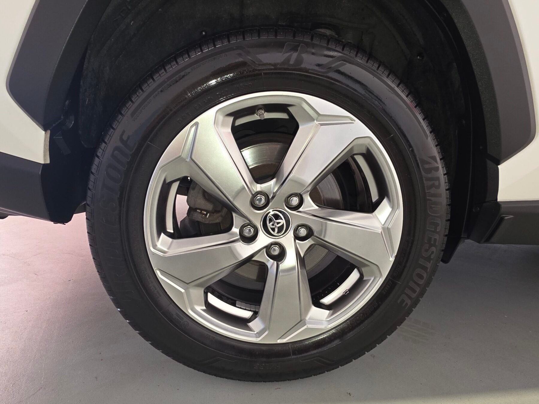 TOYOTA RAV4 2.5l 220H Business