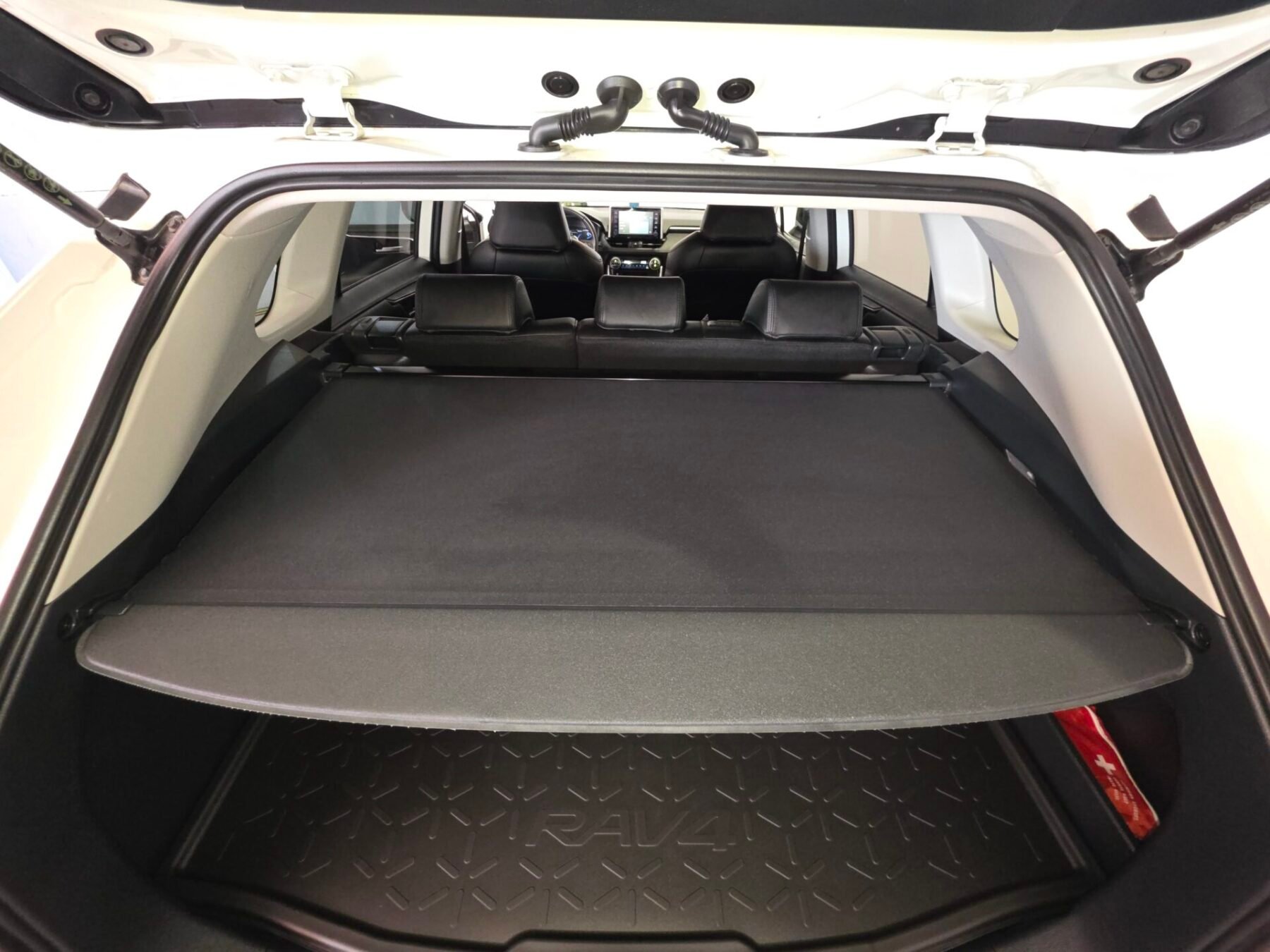 TOYOTA RAV4 2.5l 220H Business