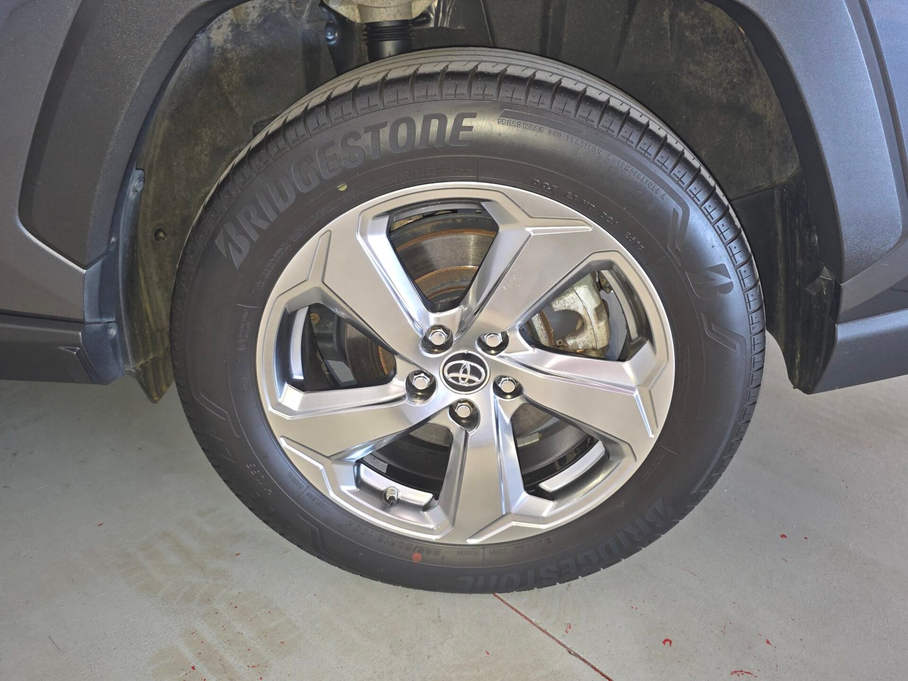 TOYOTA RAV4 2.5l 220H Business