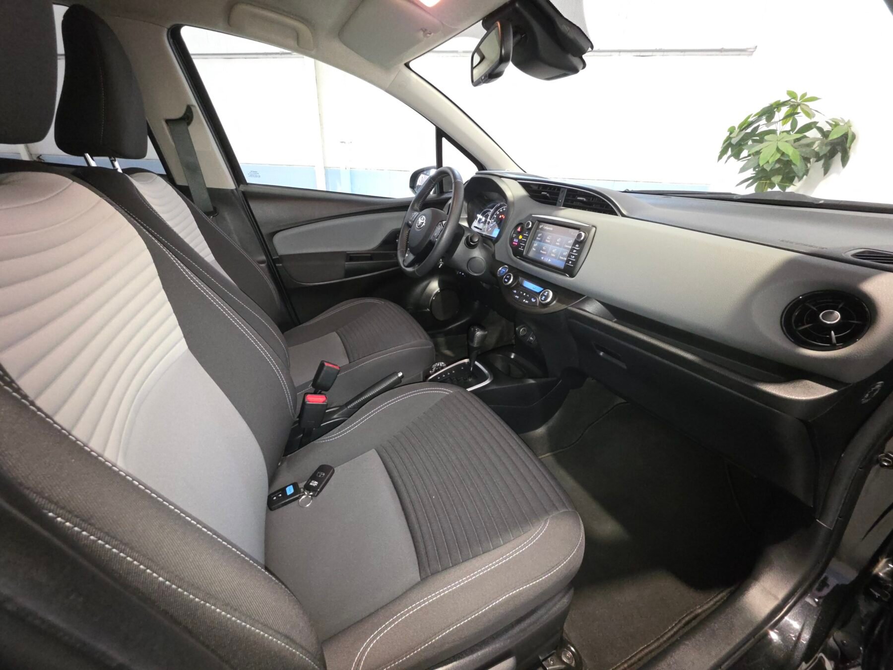 TOYOTA YARIS 1.5 100H Active