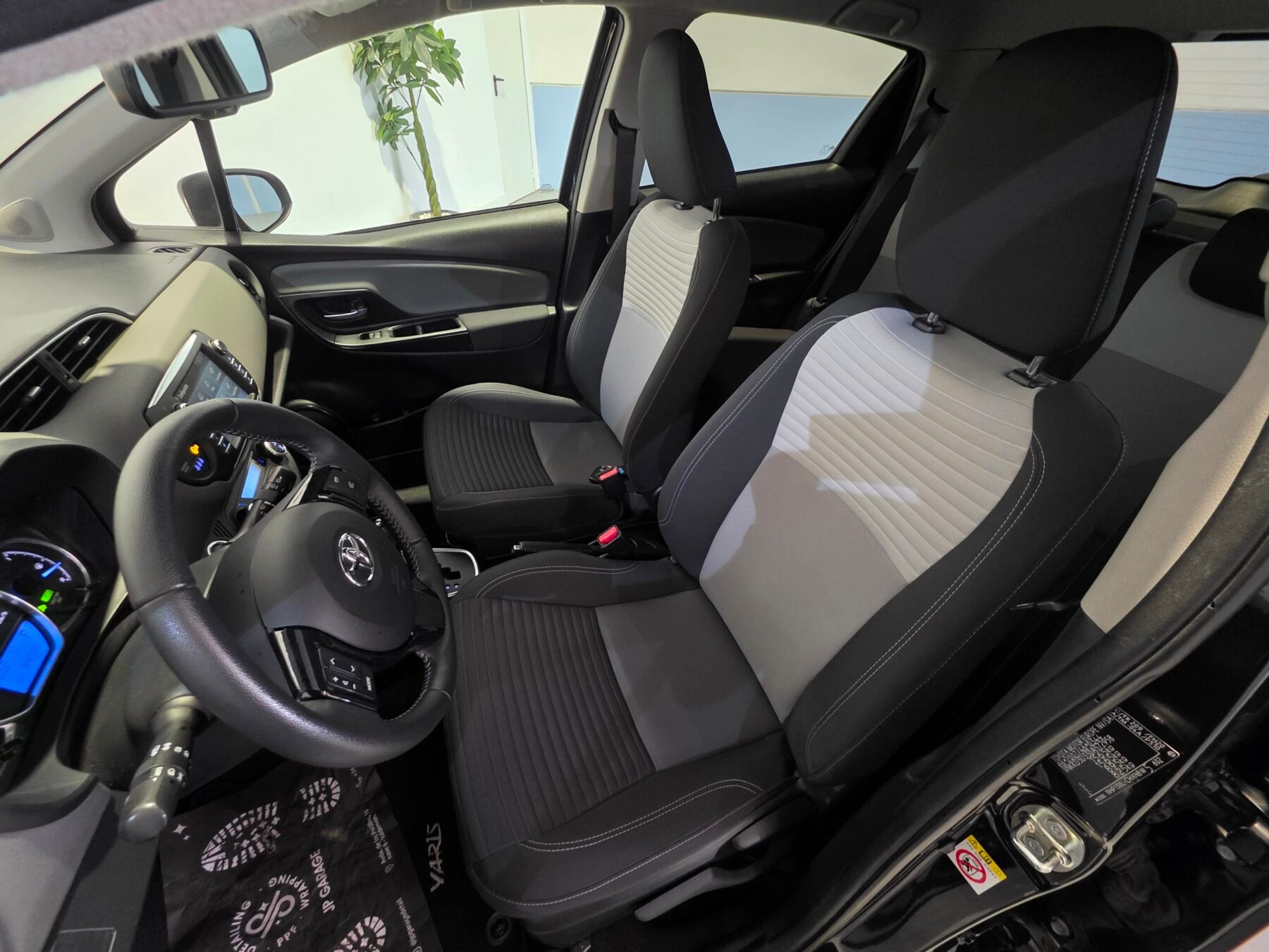 TOYOTA YARIS 1.5 100H Active