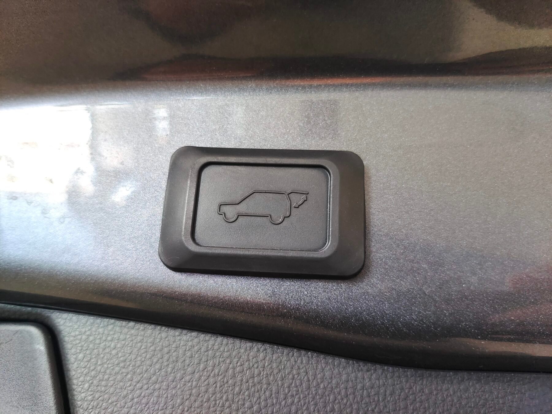 TOYOTA RAV4 2.5l 220H Advance