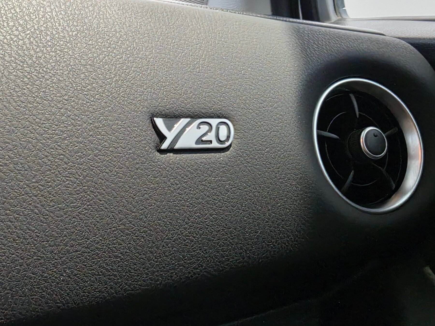 TOYOTA YARIS 1.5 100H Feel 20 Aniversario