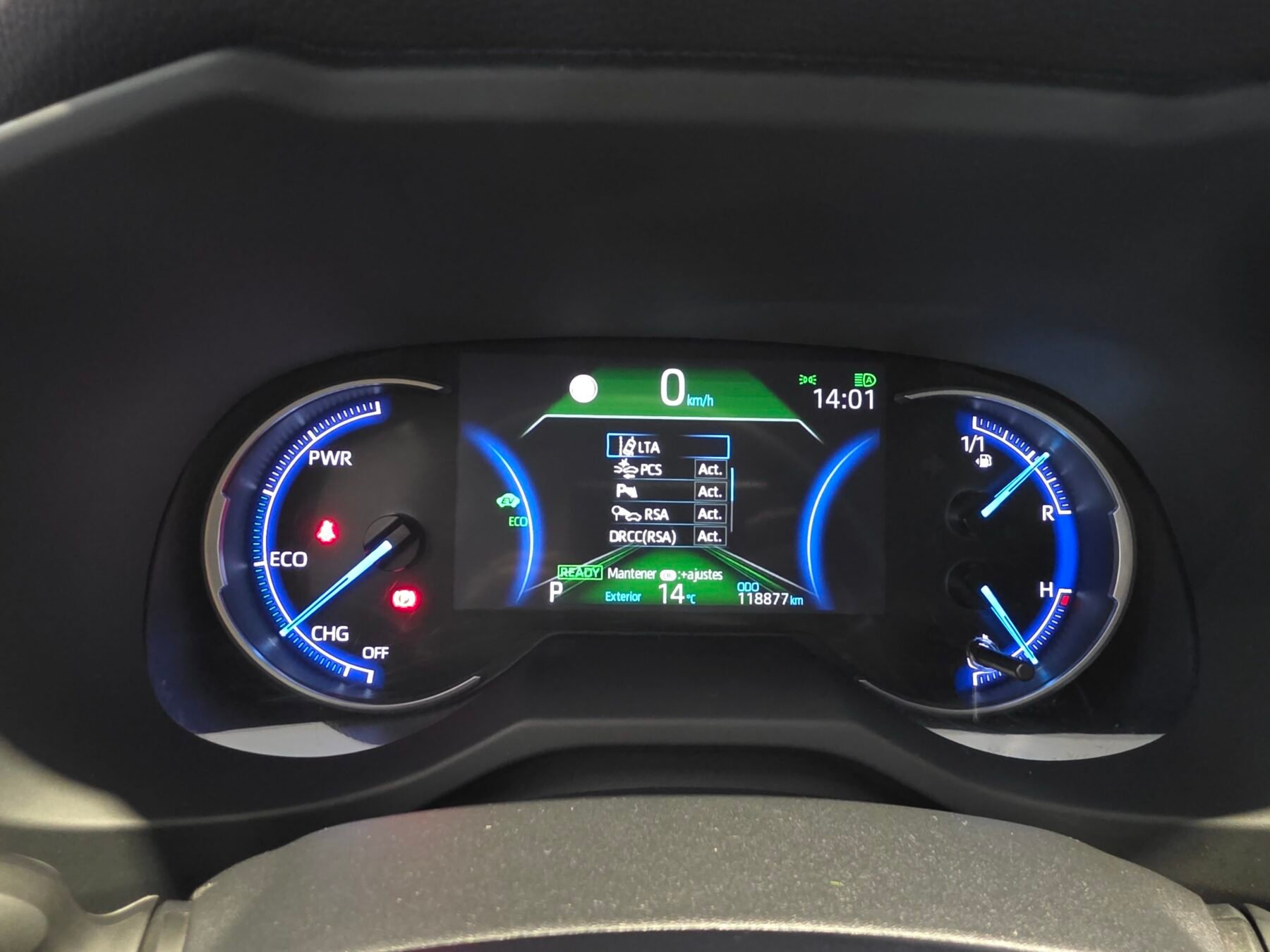 TOYOTA RAV4 2.5l 4WD 220H Advance