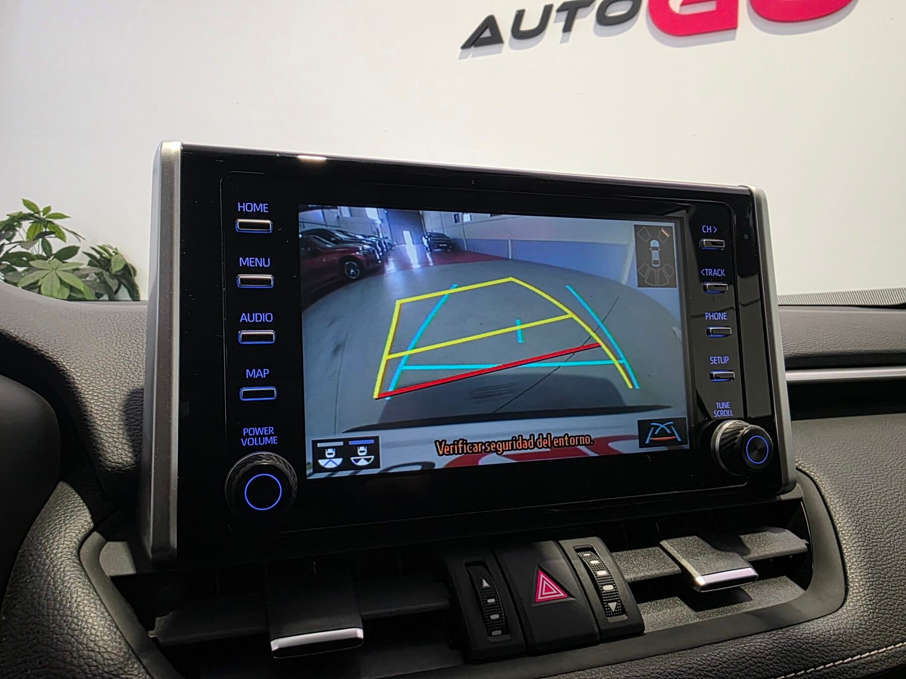 TOYOTA RAV4 2.5l 4WD 220H Advance