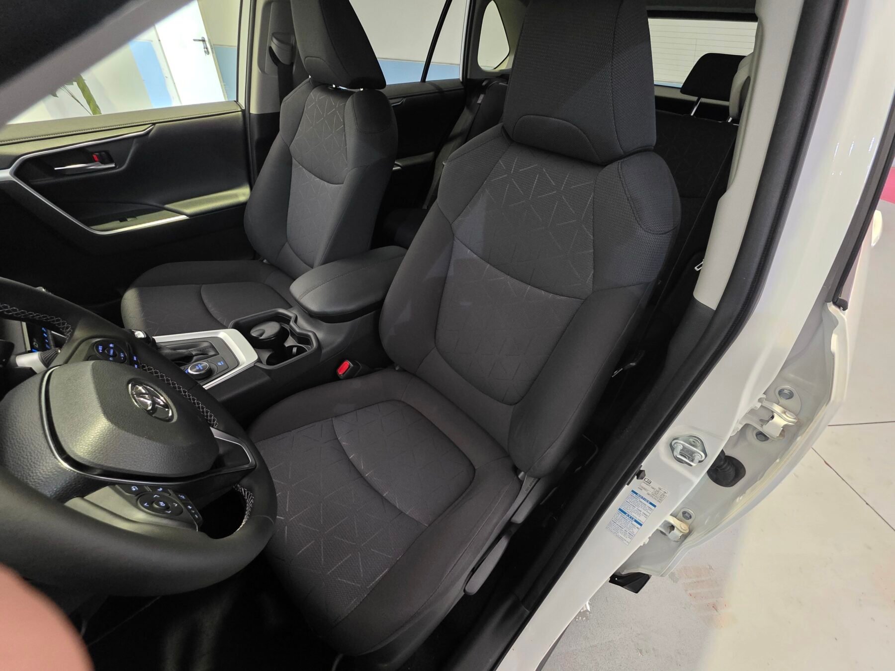 TOYOTA RAV4 2.5l 4WD 220H Advance