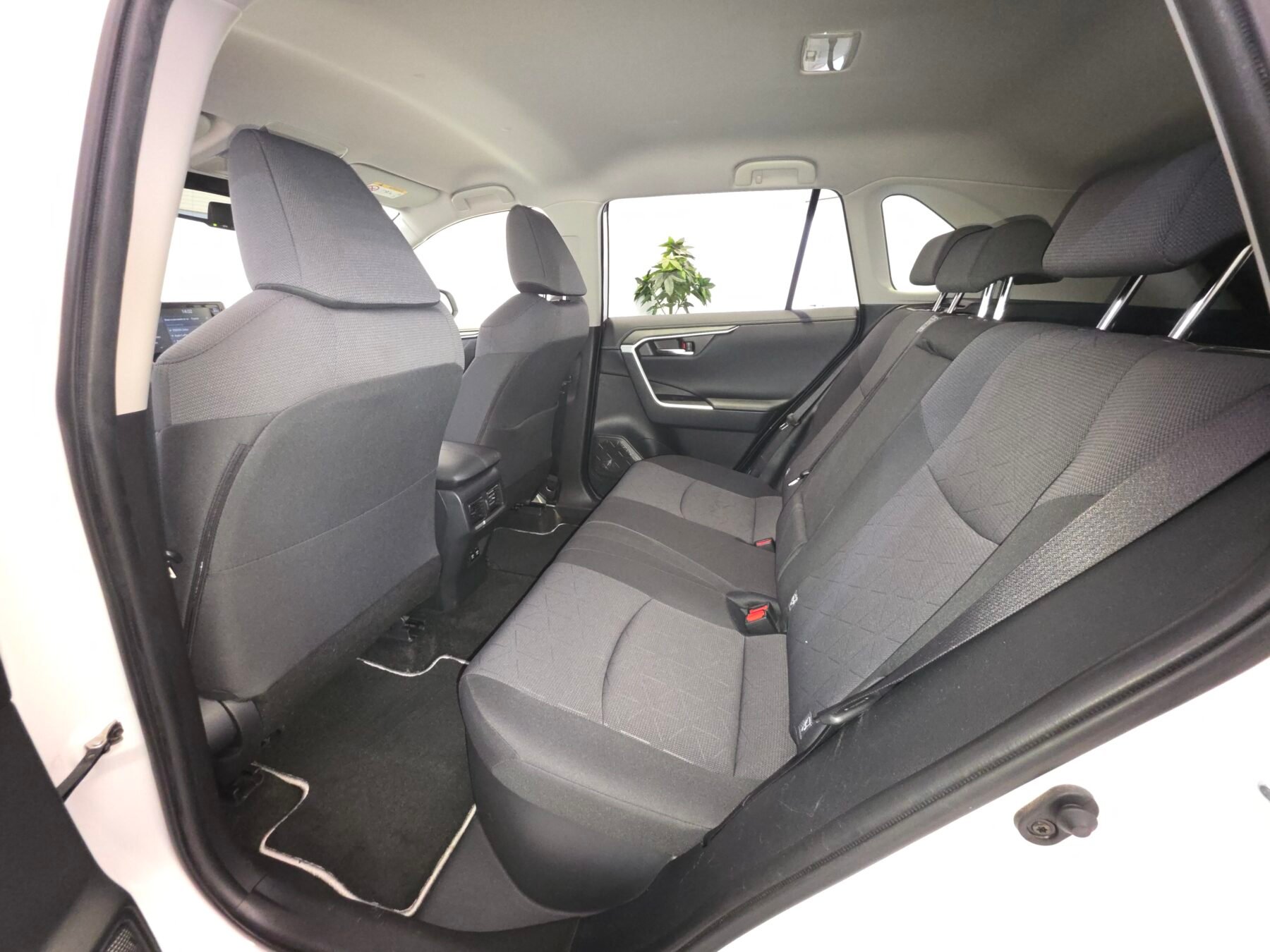 TOYOTA RAV4 2.5l 4WD 220H Advance