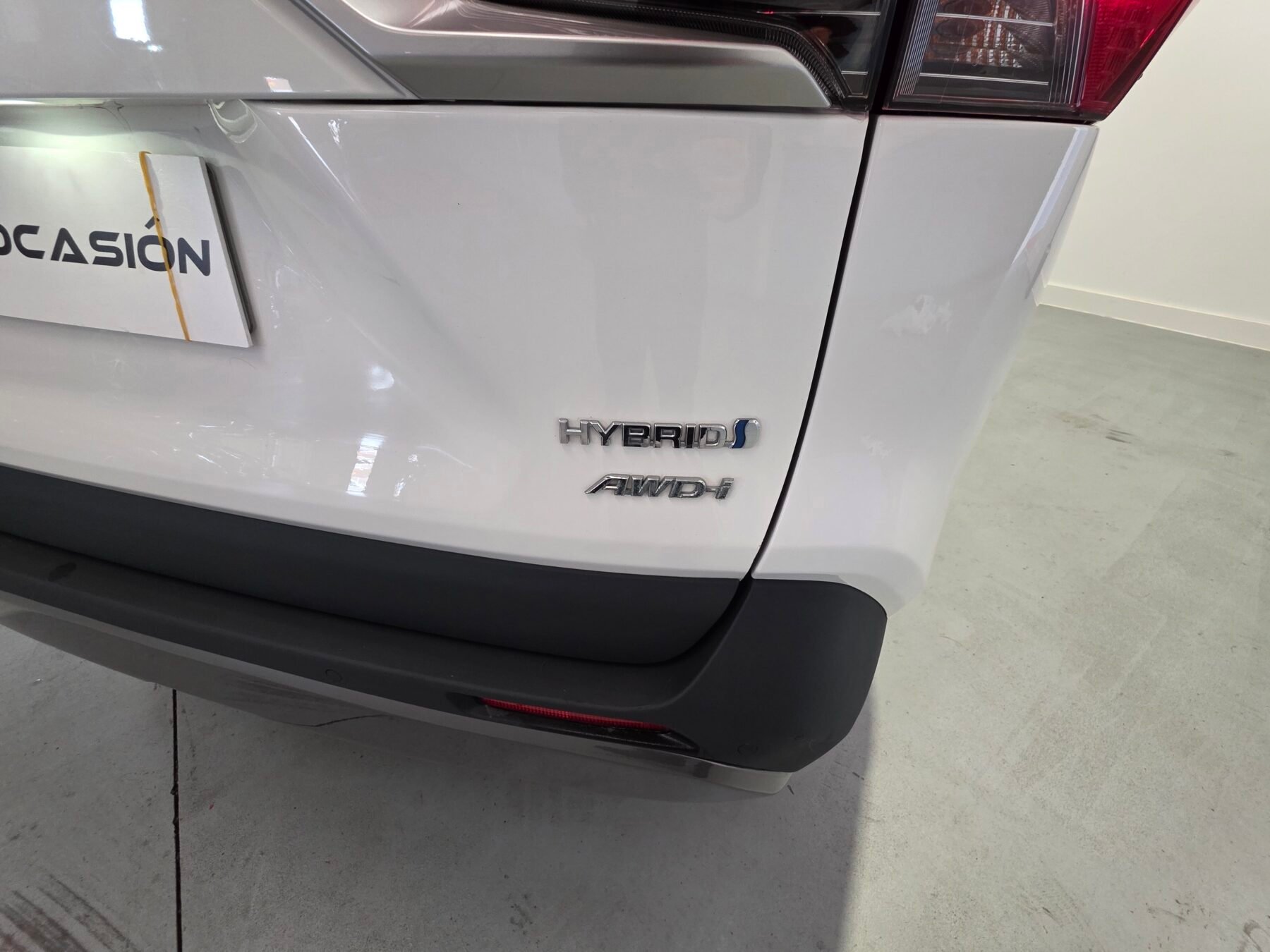 TOYOTA RAV4 2.5l 4WD 220H Advance