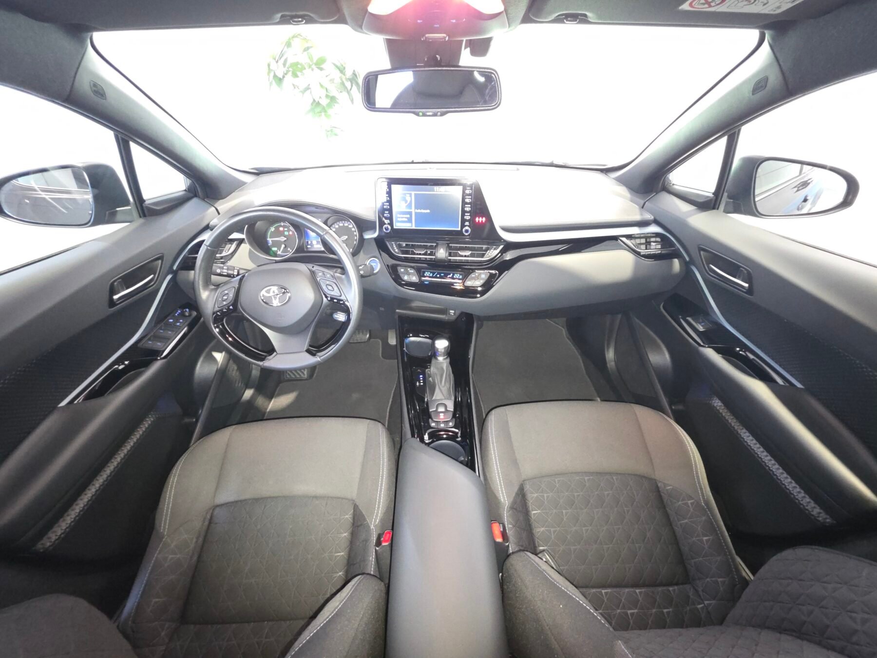 TOYOTA C-HR 2.0 180H Advance