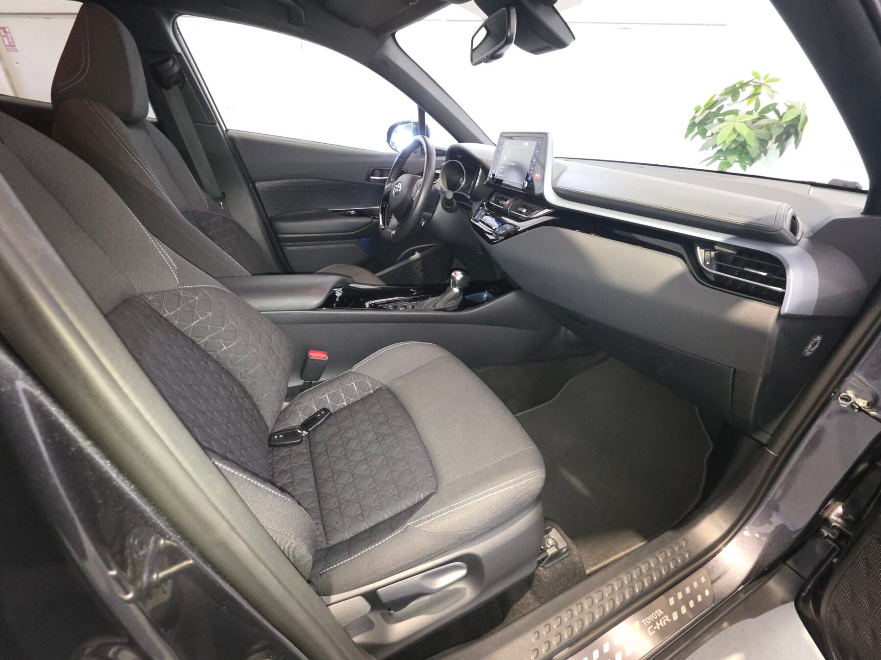 TOYOTA C-HR 2.0 180H Advance